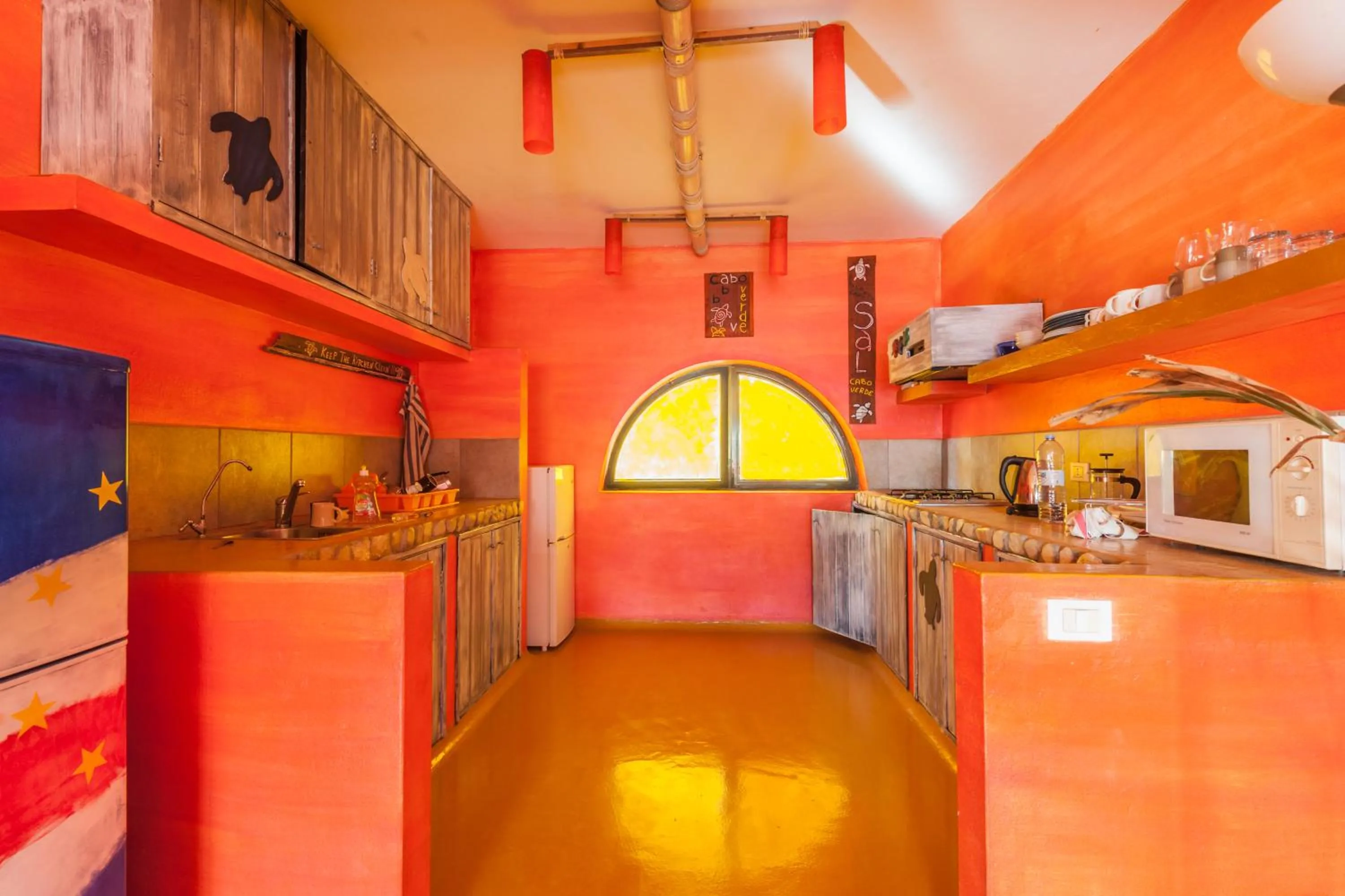 Kitchen or kitchenette in Surfactivity Guest House