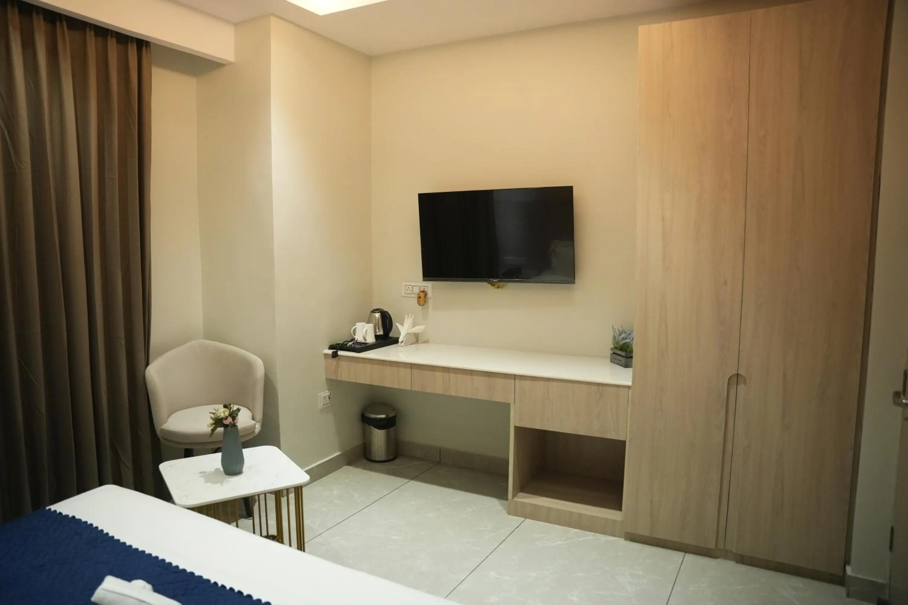 Photo of the whole room, Bed in TR Hotels