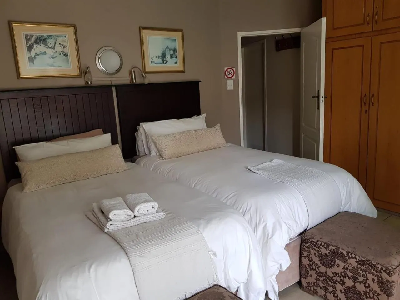 Bed in Dormio Manor Guest Lodge
