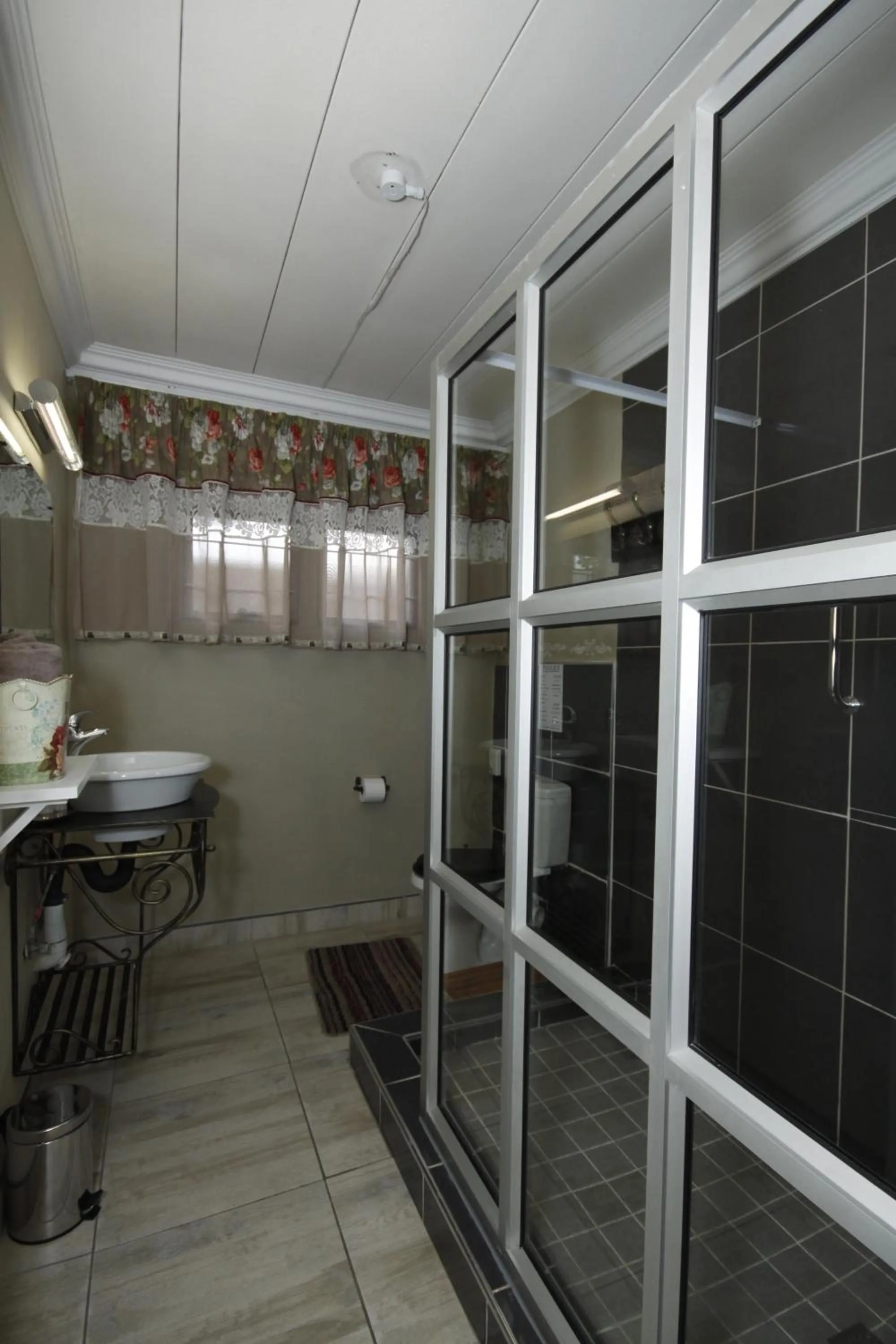 Bathroom in Dormio Manor Guest Lodge