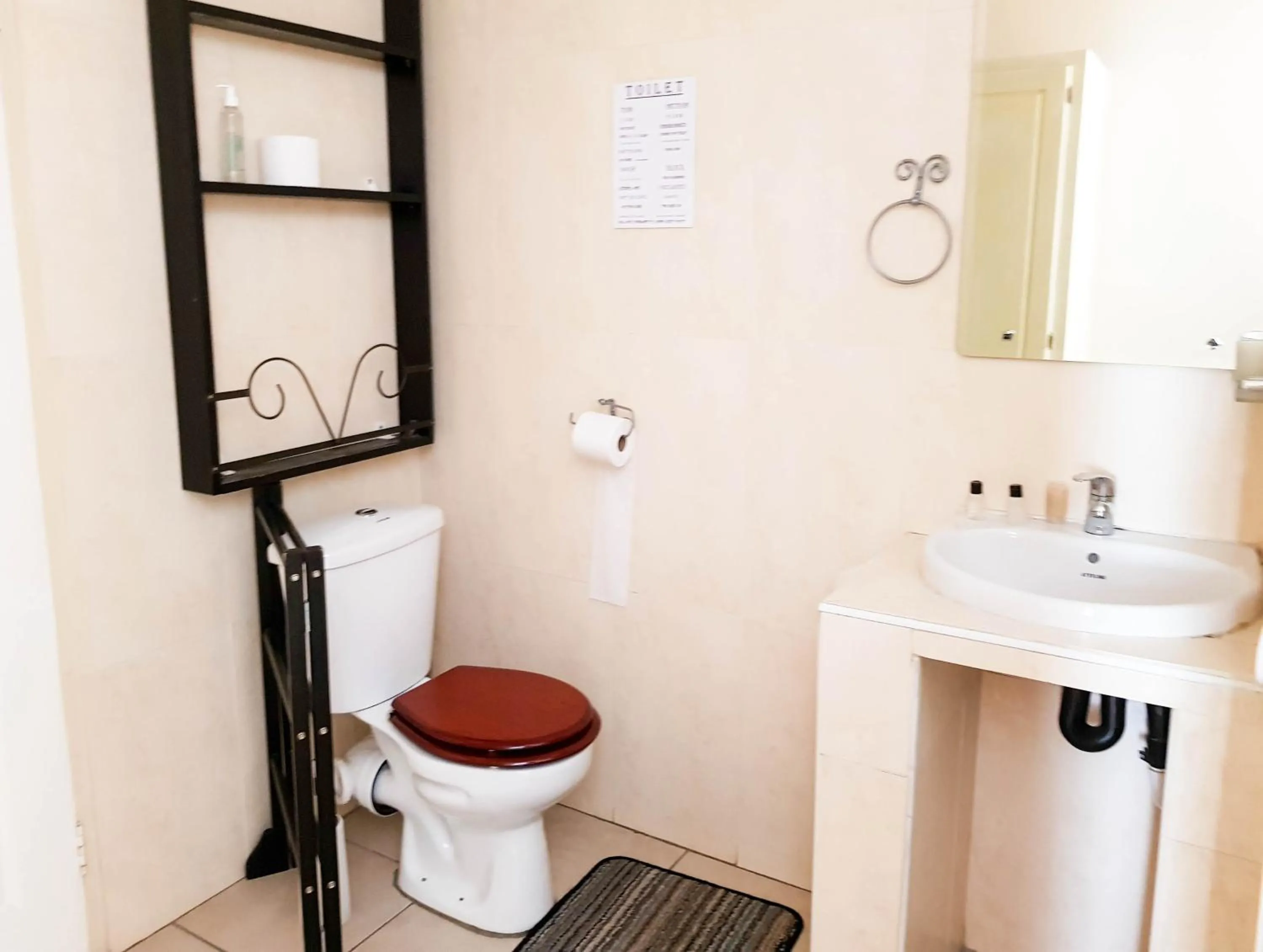 Bathroom in Dormio Manor Guest Lodge
