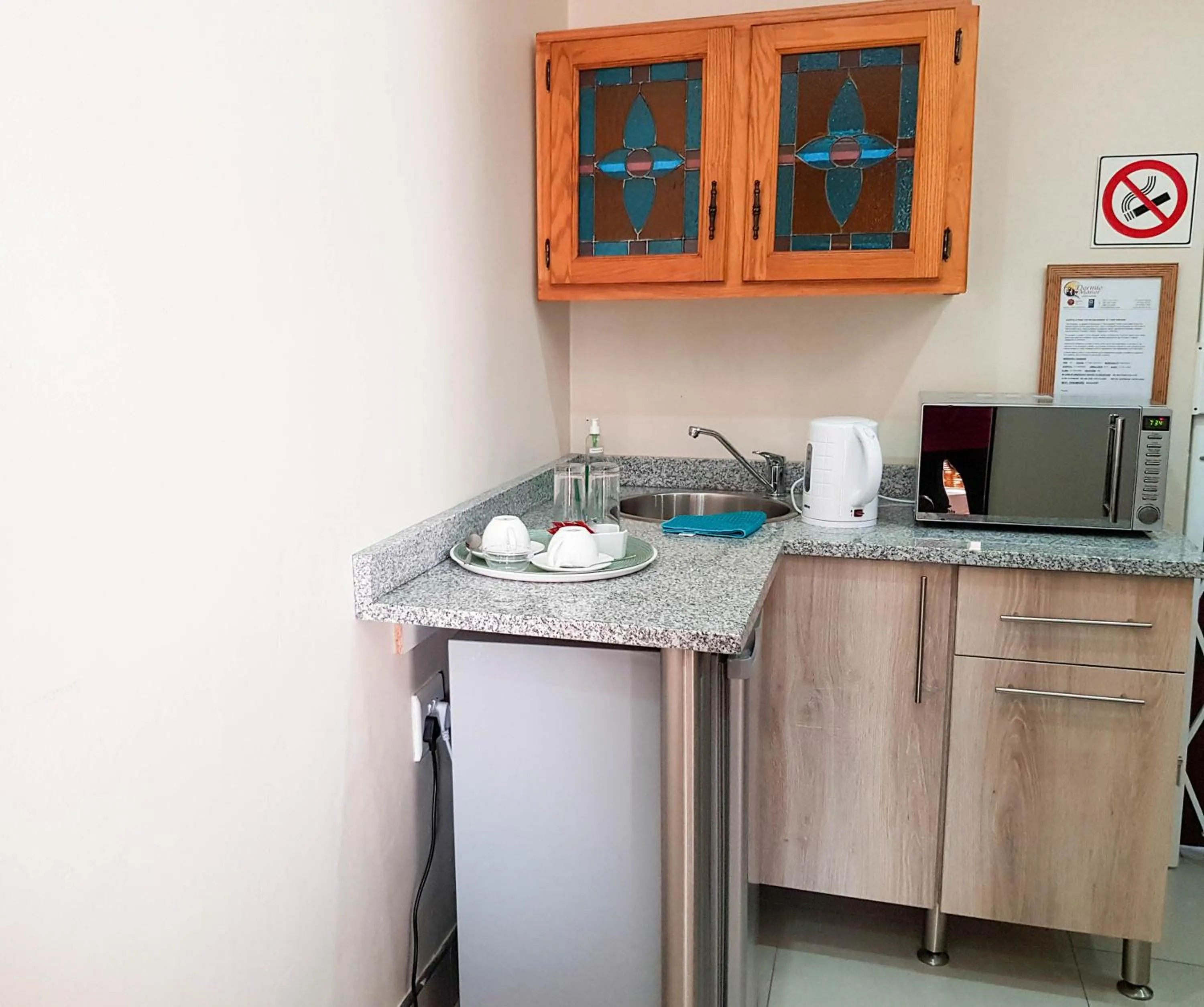 Coffee/tea facilities in Dormio Manor Guest Lodge