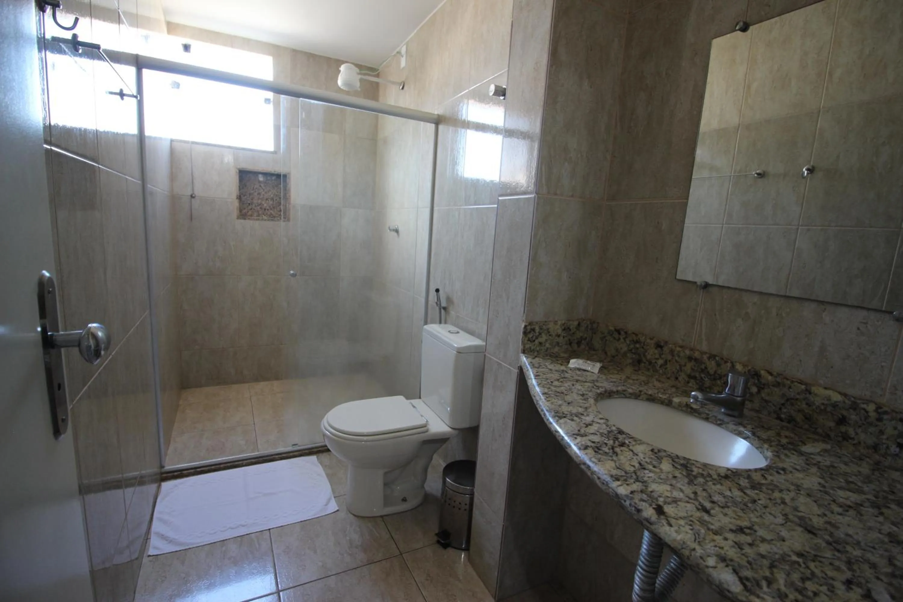 Bathroom in Hotel Regina Muriaé