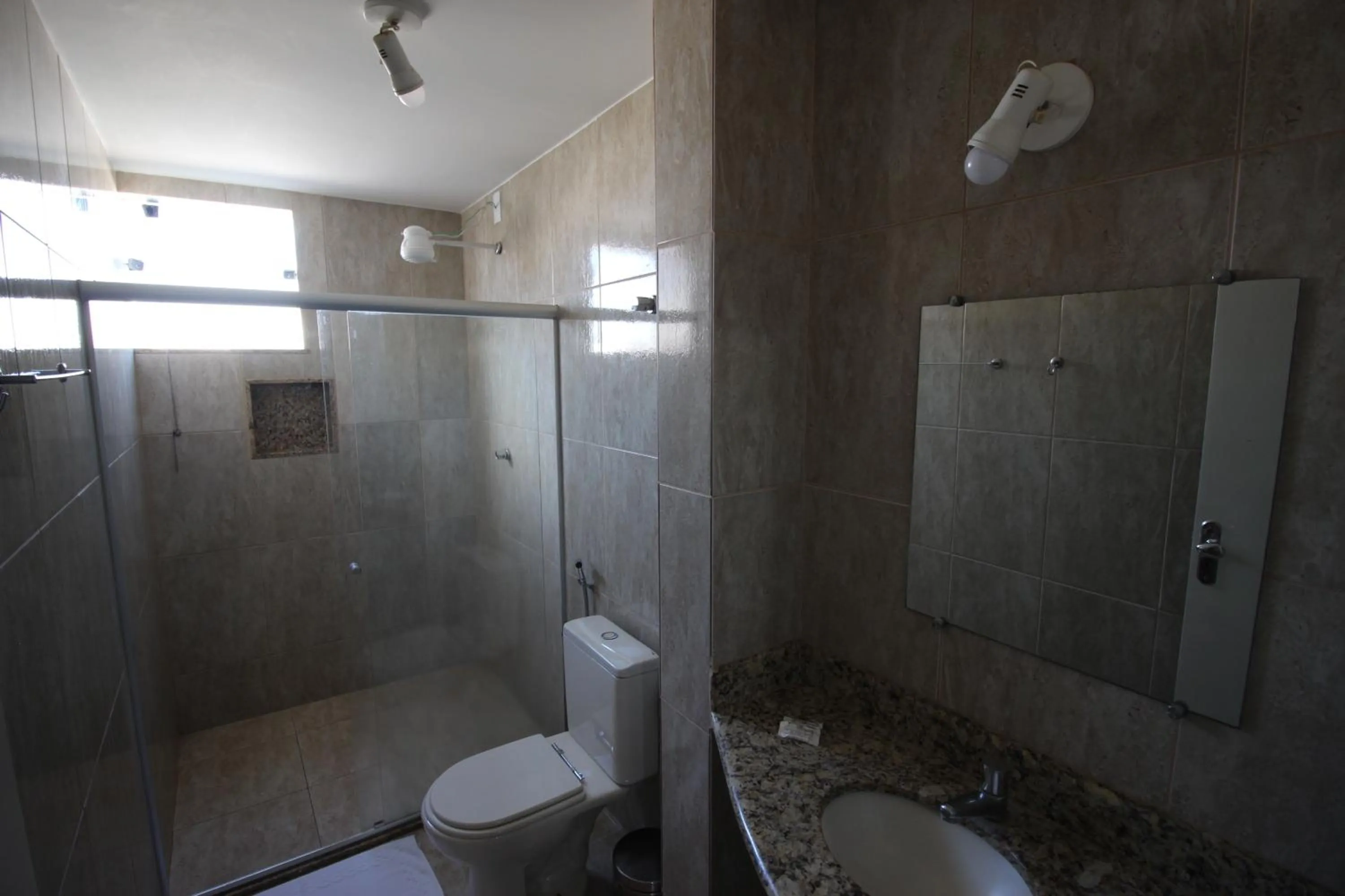 Bathroom in Hotel Regina Muriaé