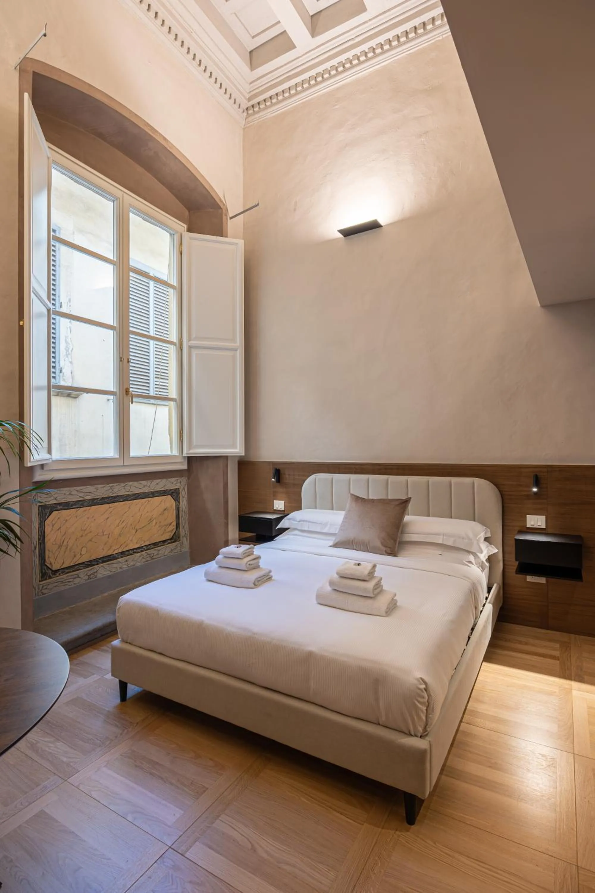 Bedroom, Bed in Maggio Living