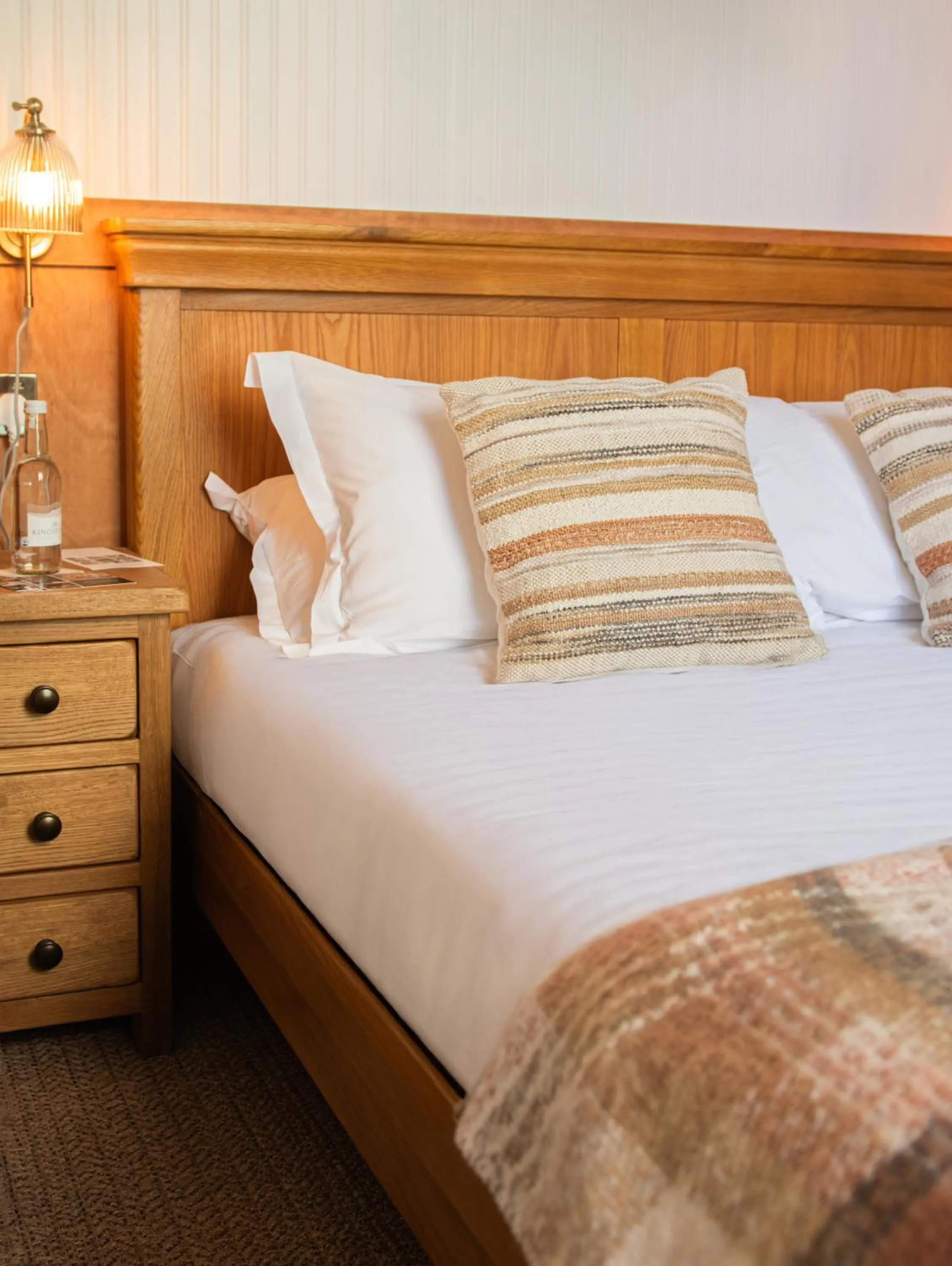 Bed in The Old Farmhouse Pub and Rooms