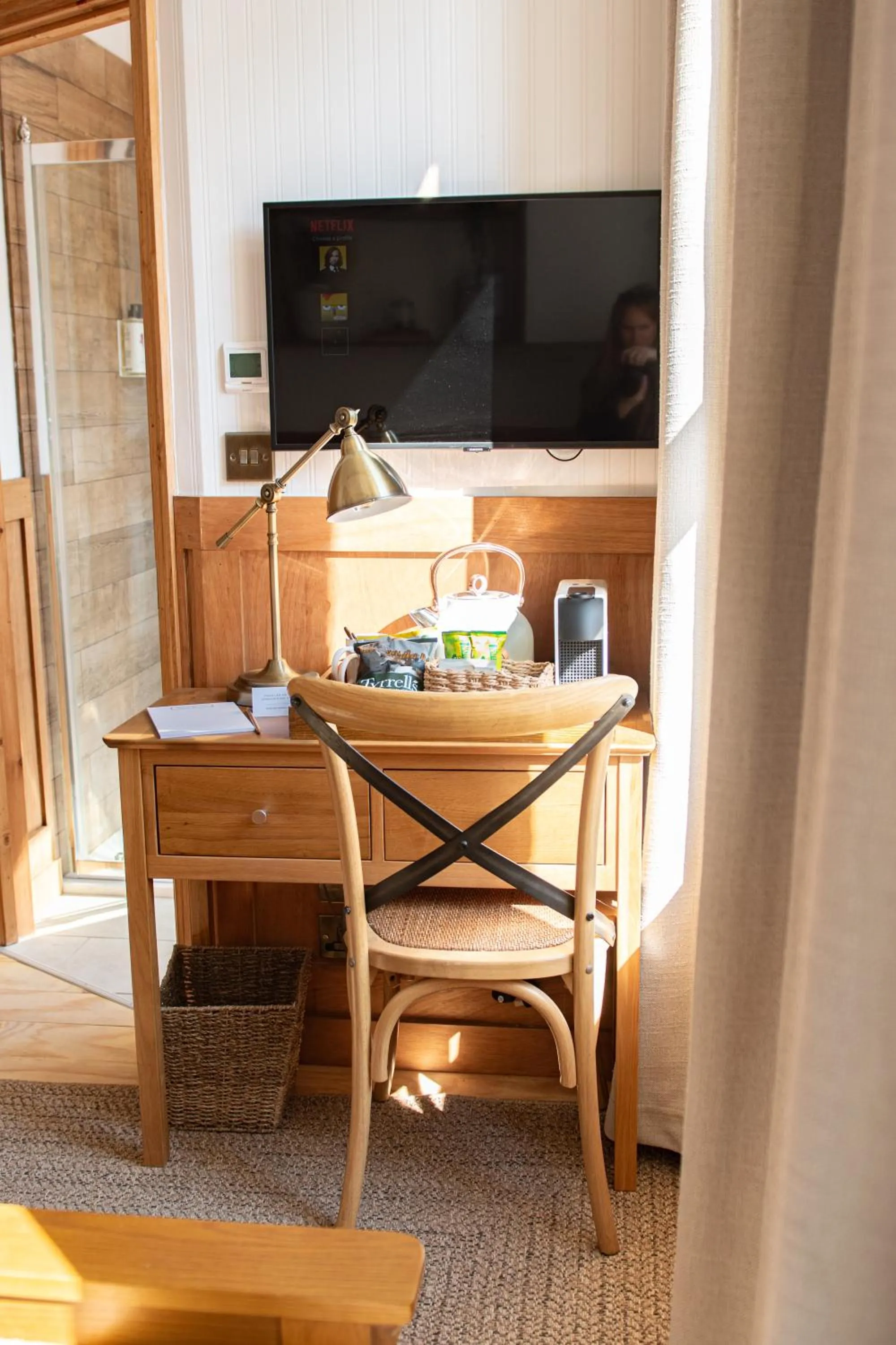 TV and multimedia in The Old Farmhouse Pub and Rooms