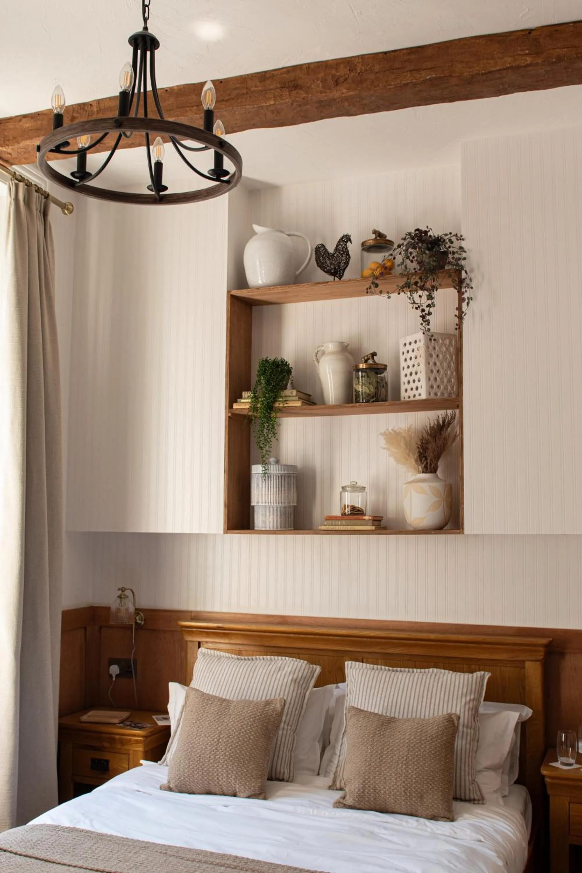 Bed in The Old Farmhouse Pub and Rooms