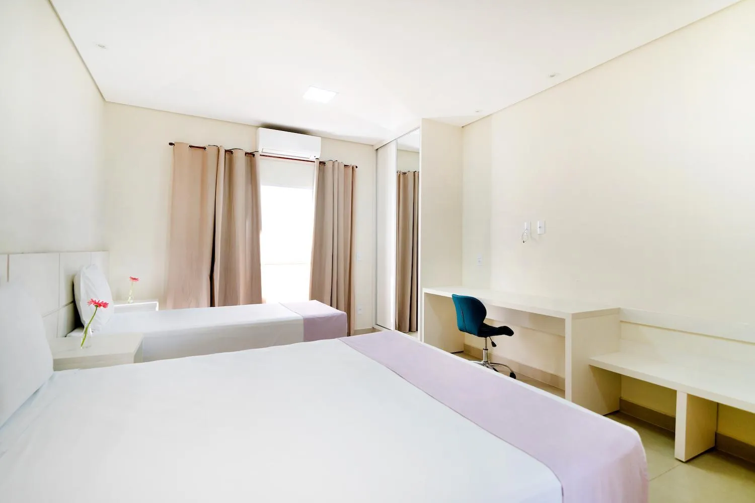 Bed in Vinhedo Plaza Hotel