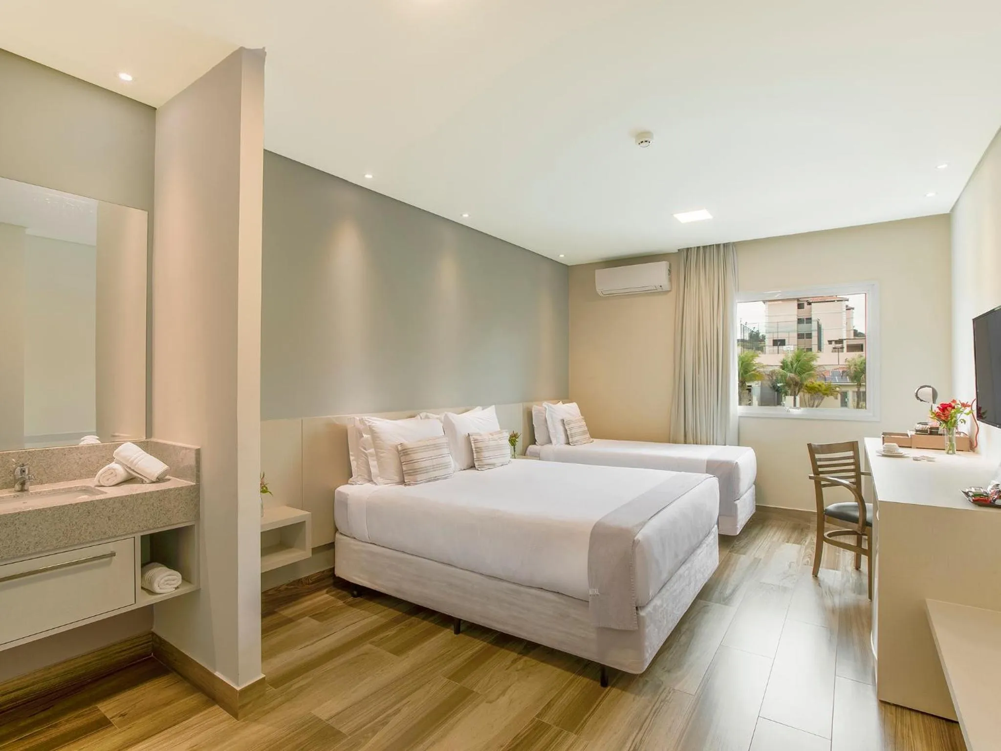 Bed in Vinhedo Plaza Hotel