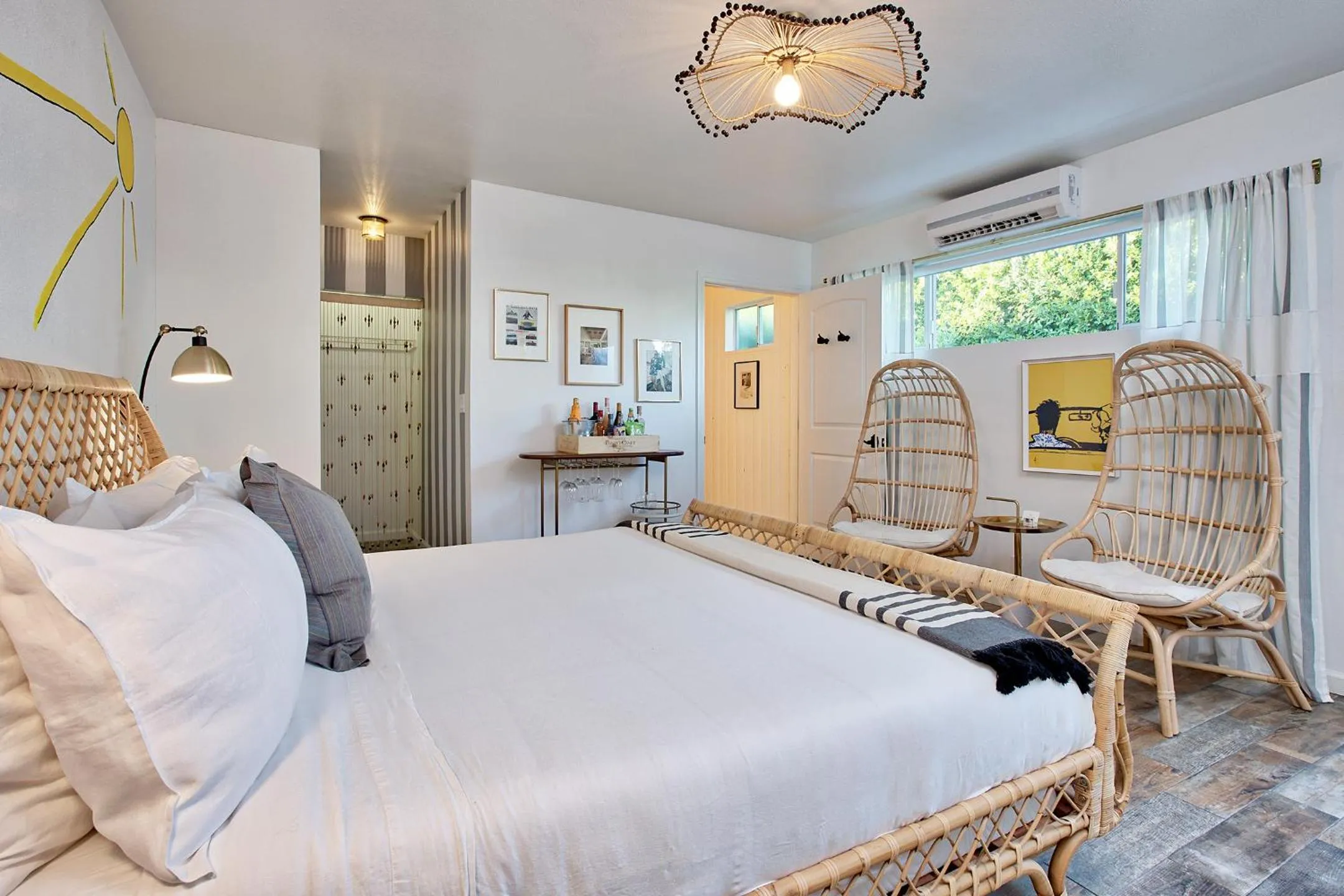 Photo of the whole room, Bed in Dive Palm Springs