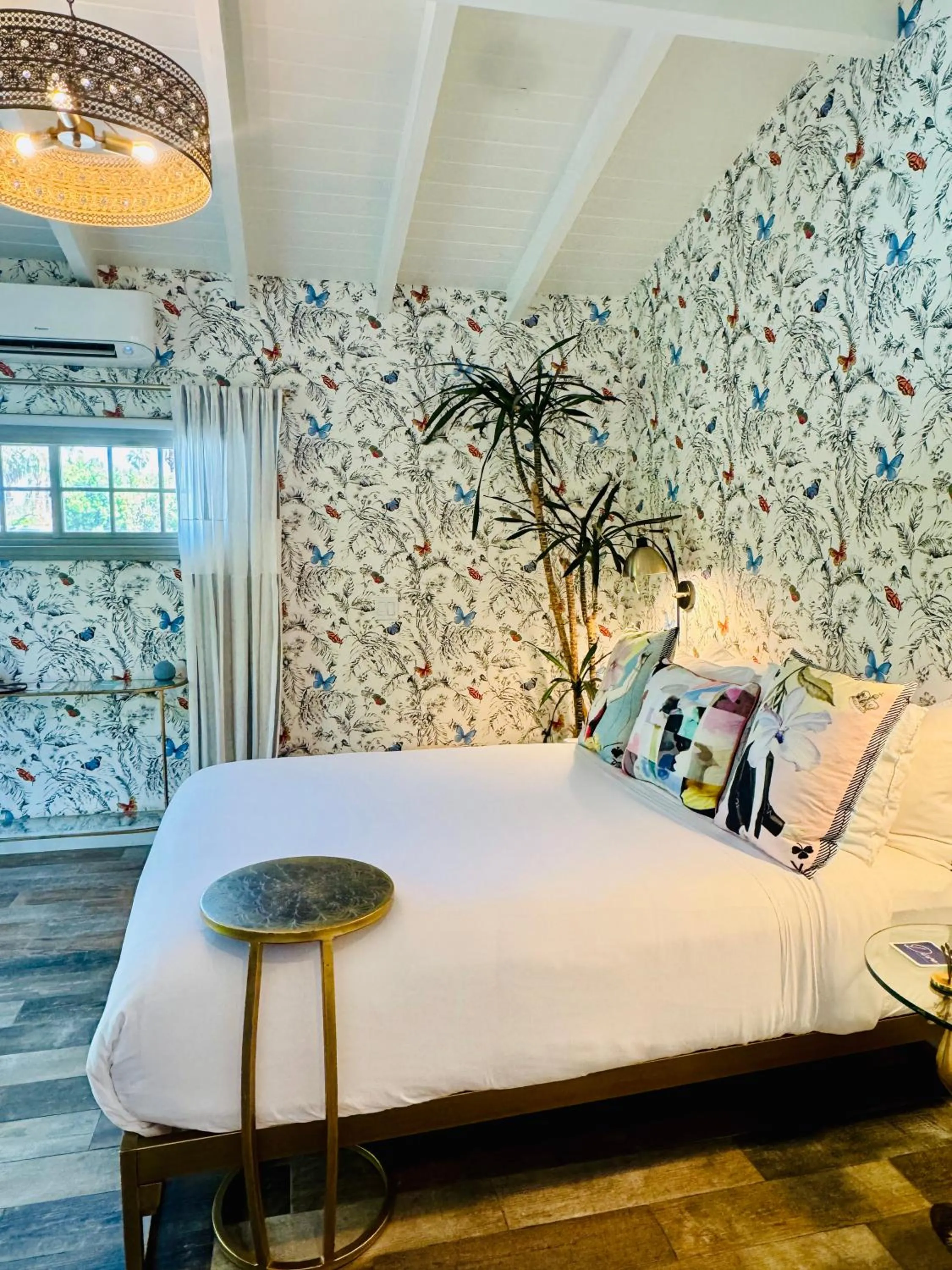 Bed in Dive Palm Springs