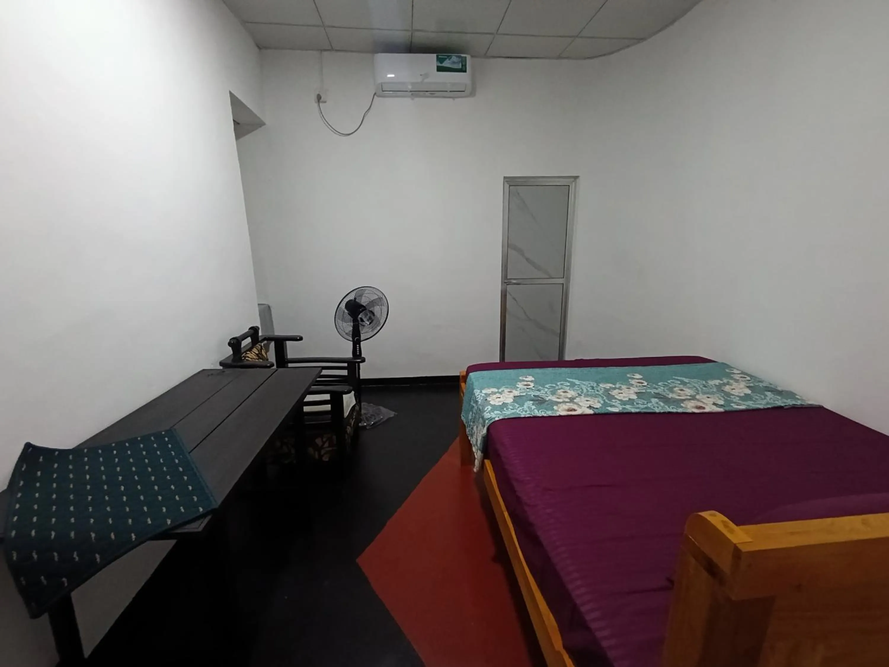 Bed in Surf Dream Villa Arugambay