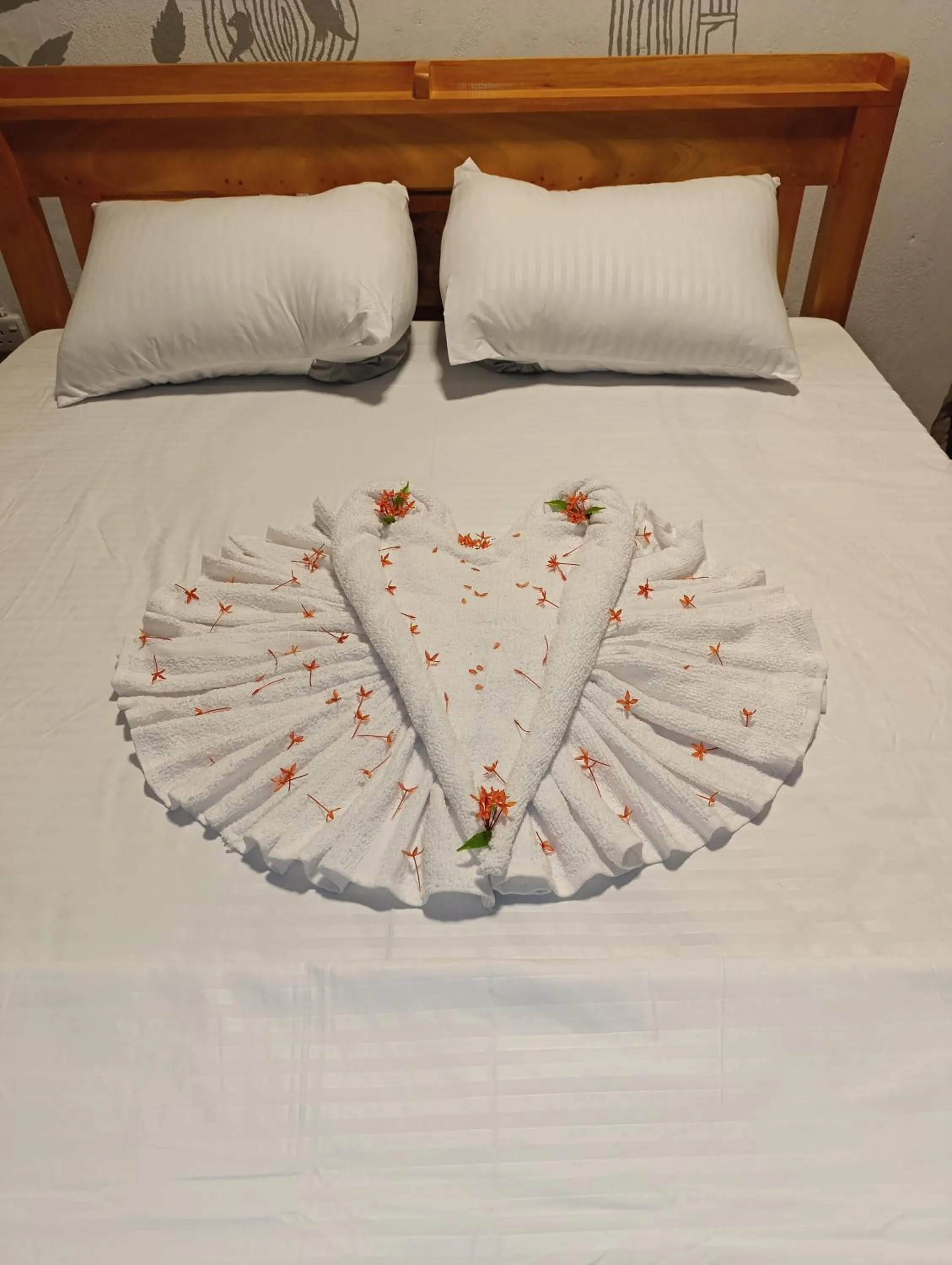 Bed in Surf Dream Villa Arugambay