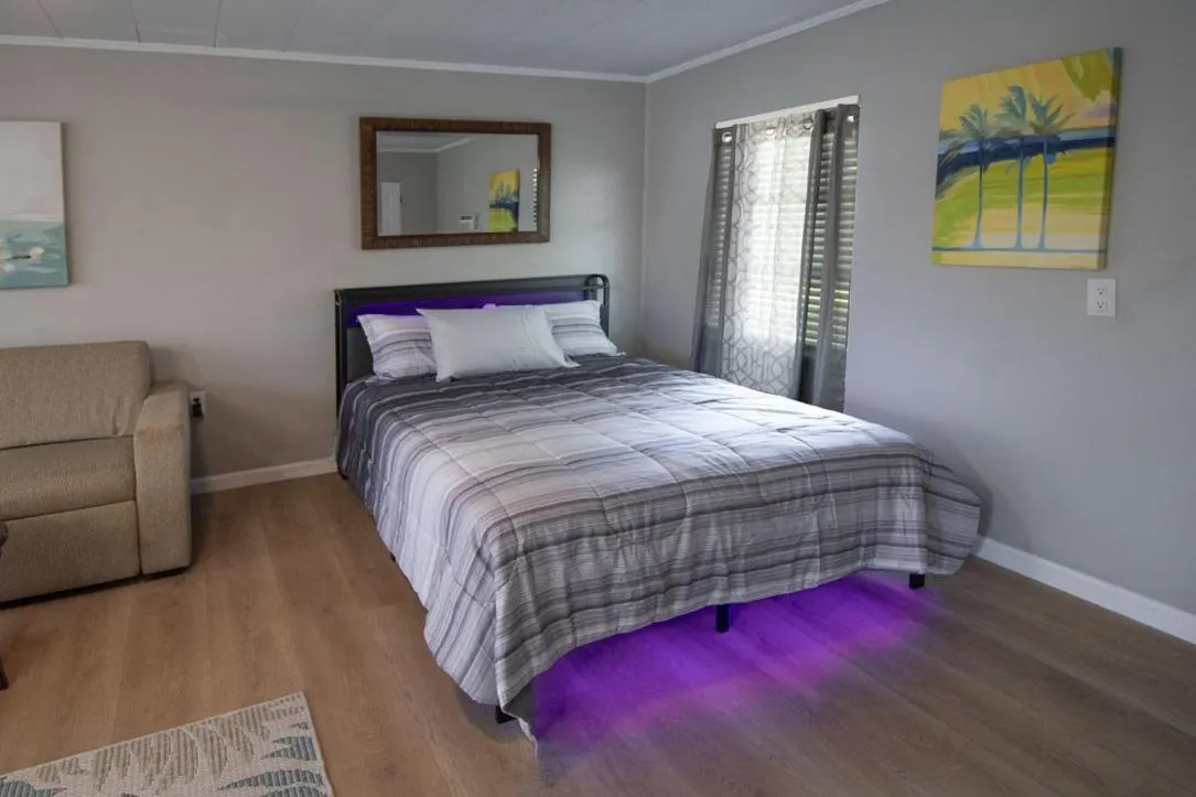 Bed in Liberty hill Executive Inn