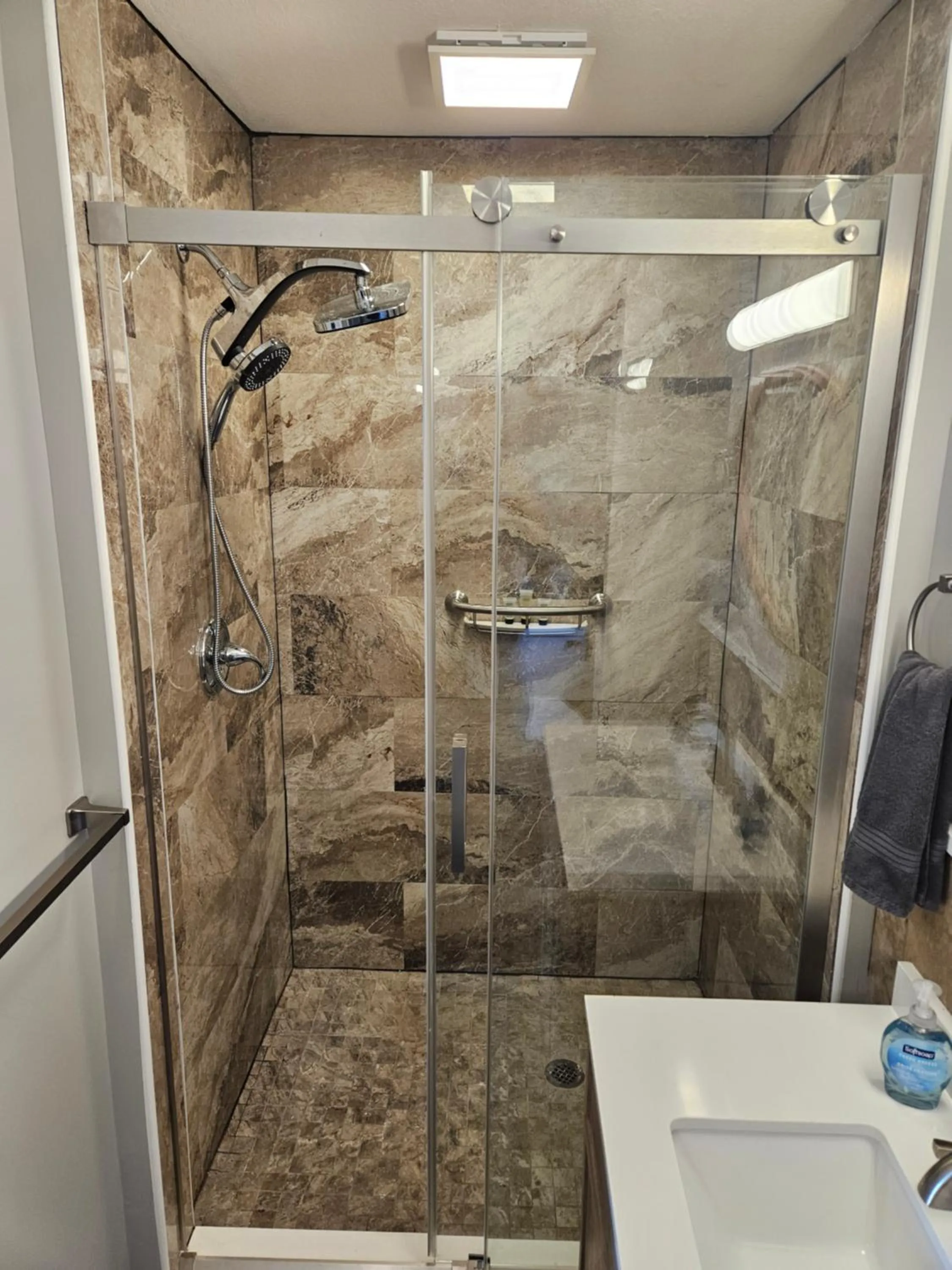 Liberty hill Executive Inn