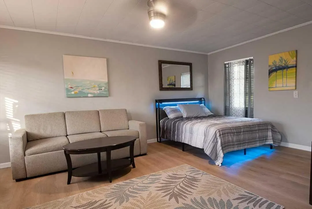 Bed in Liberty hill Executive Inn