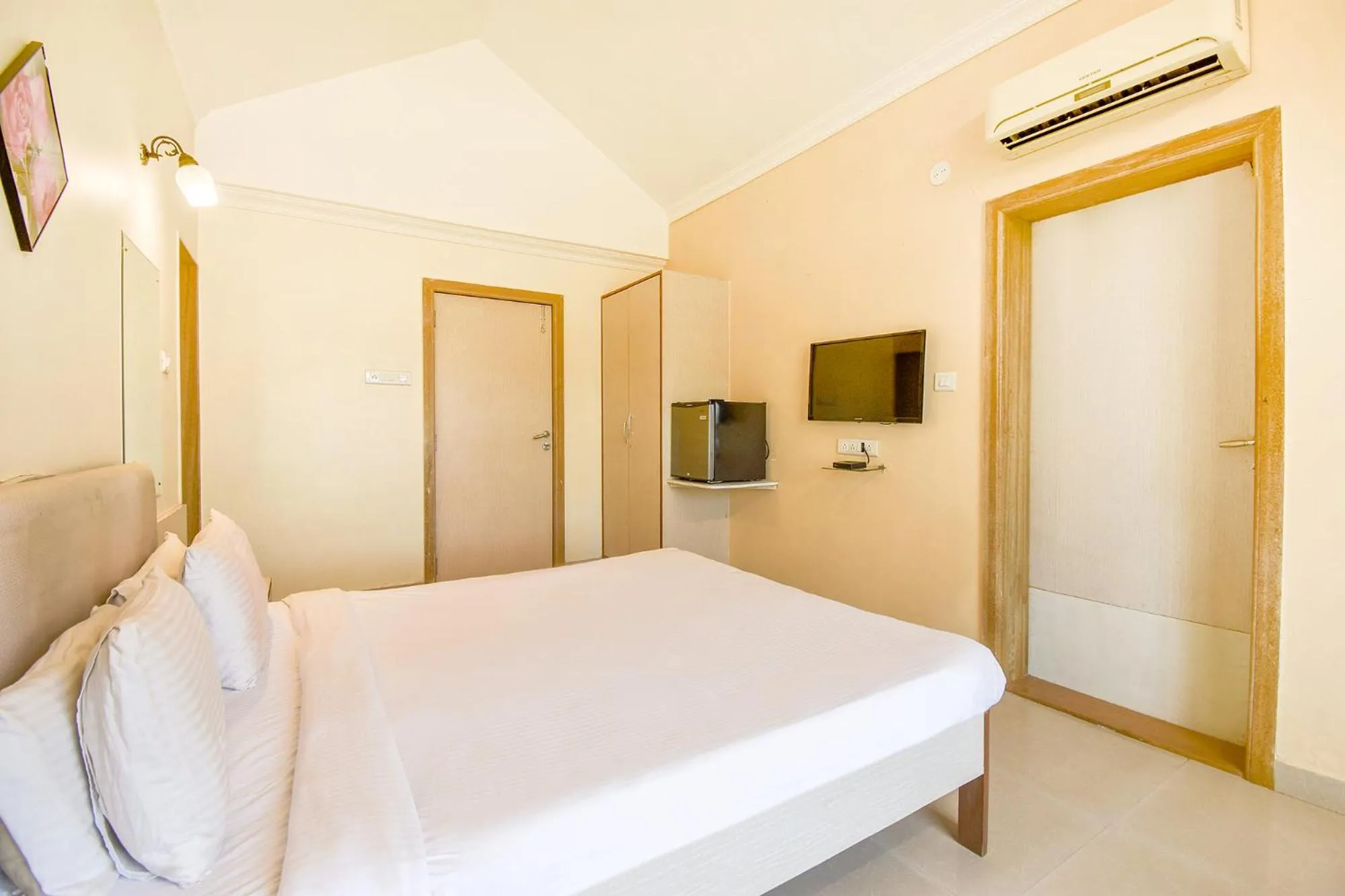 Bedroom, Bed in Sereniity Resort Lonavala