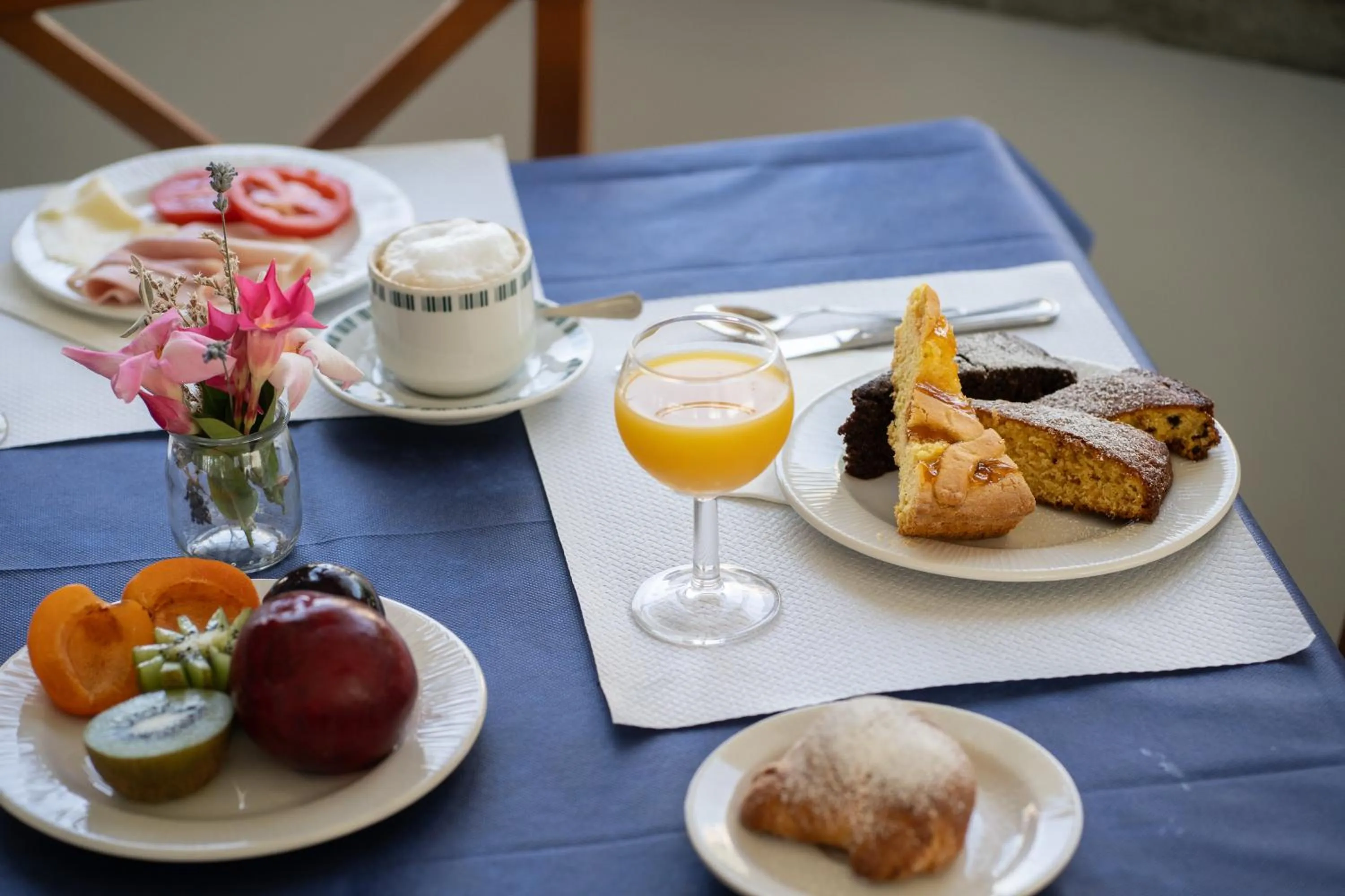 Continental breakfast in Hotel Concord