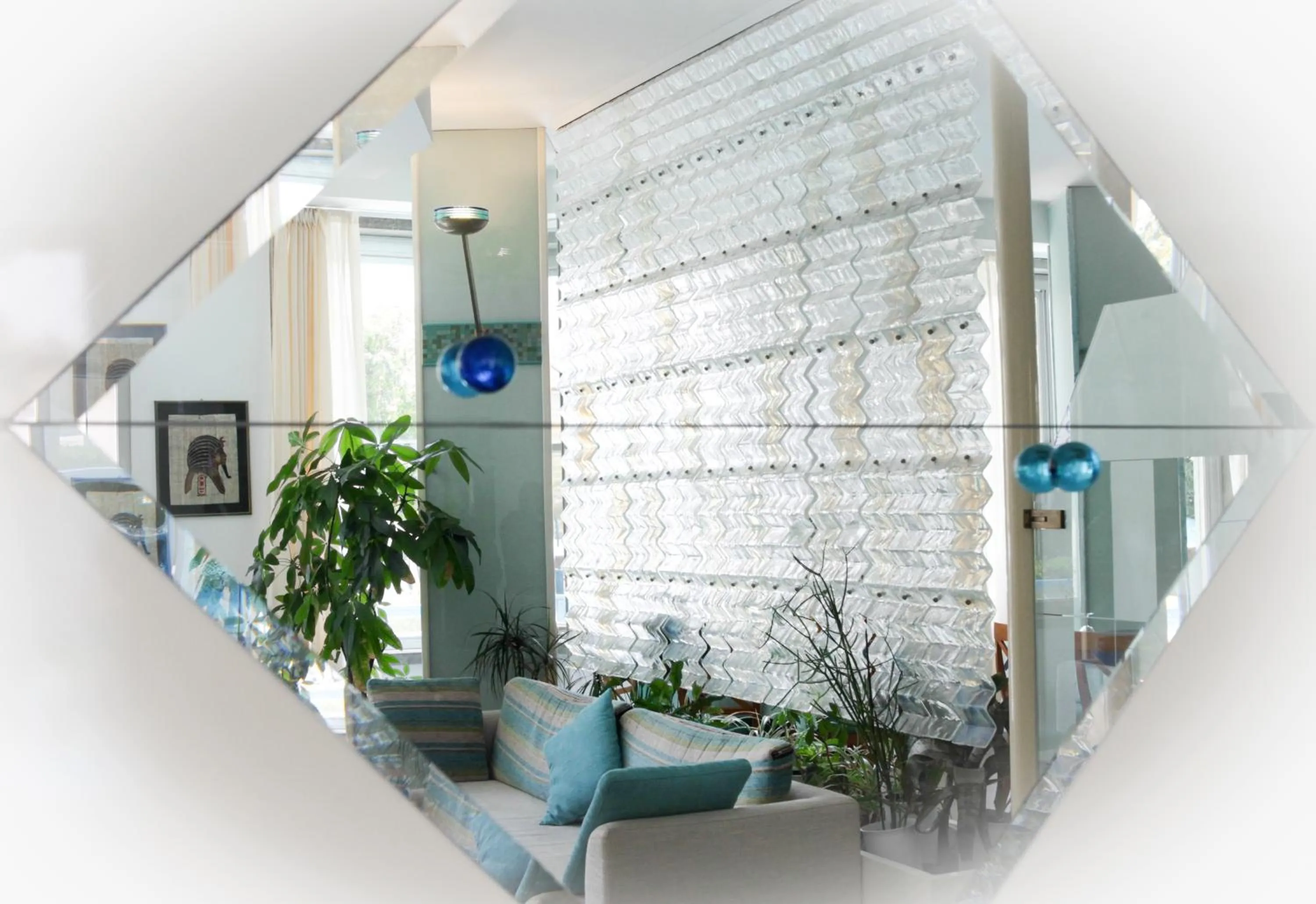 Communal lounge/ TV room in Hotel Concord