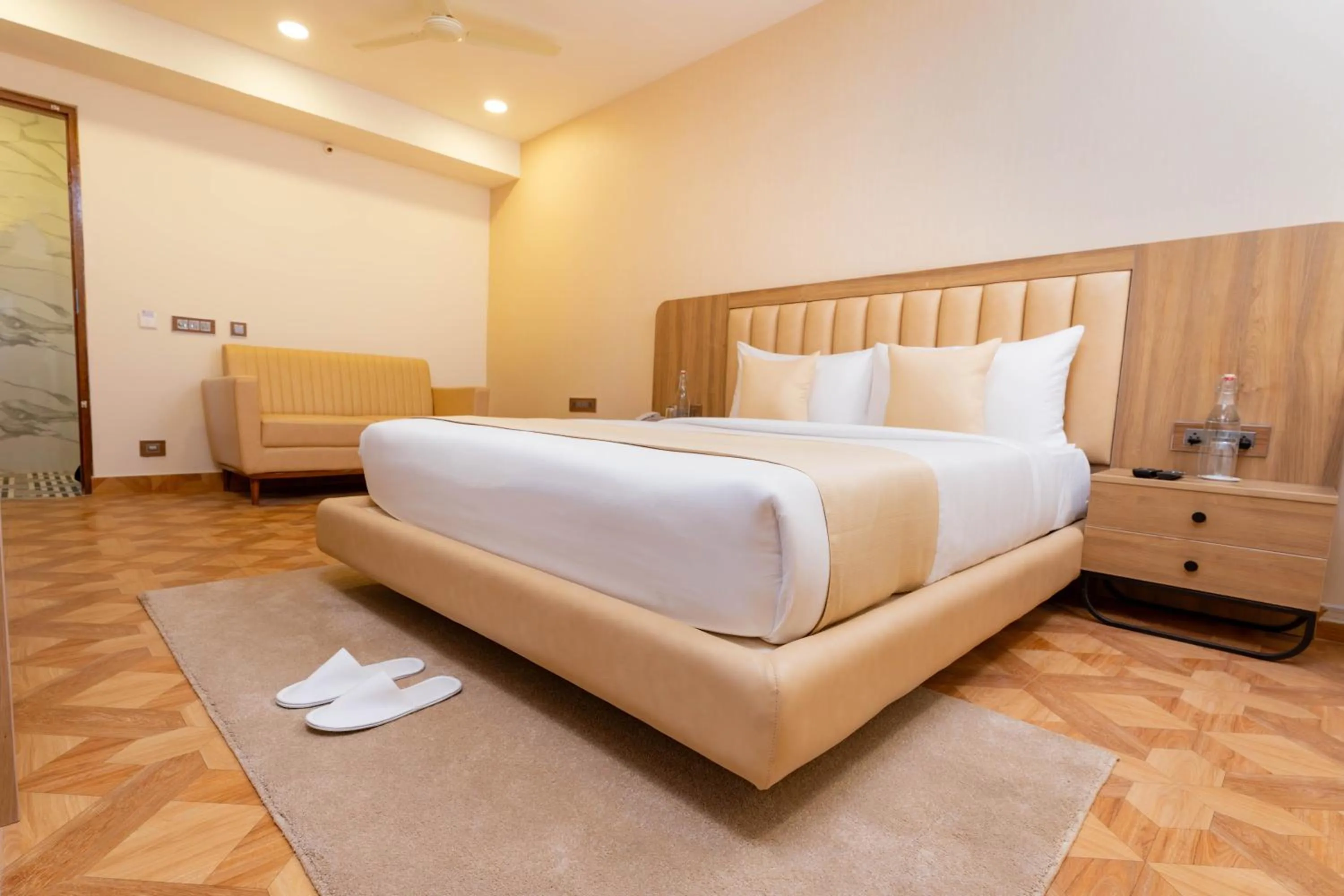 Photo of the whole room, Bed in HZ Bangalore Stories