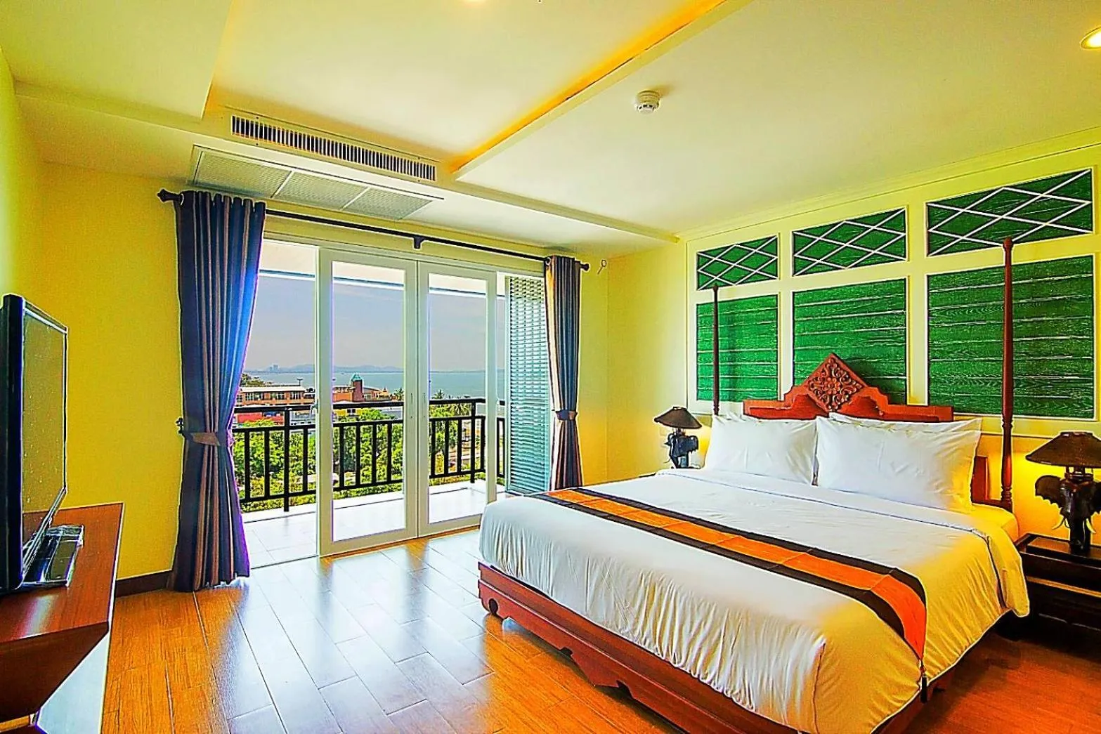 Bedroom, Bed in Royal Heritage Pavilion, Jomtien