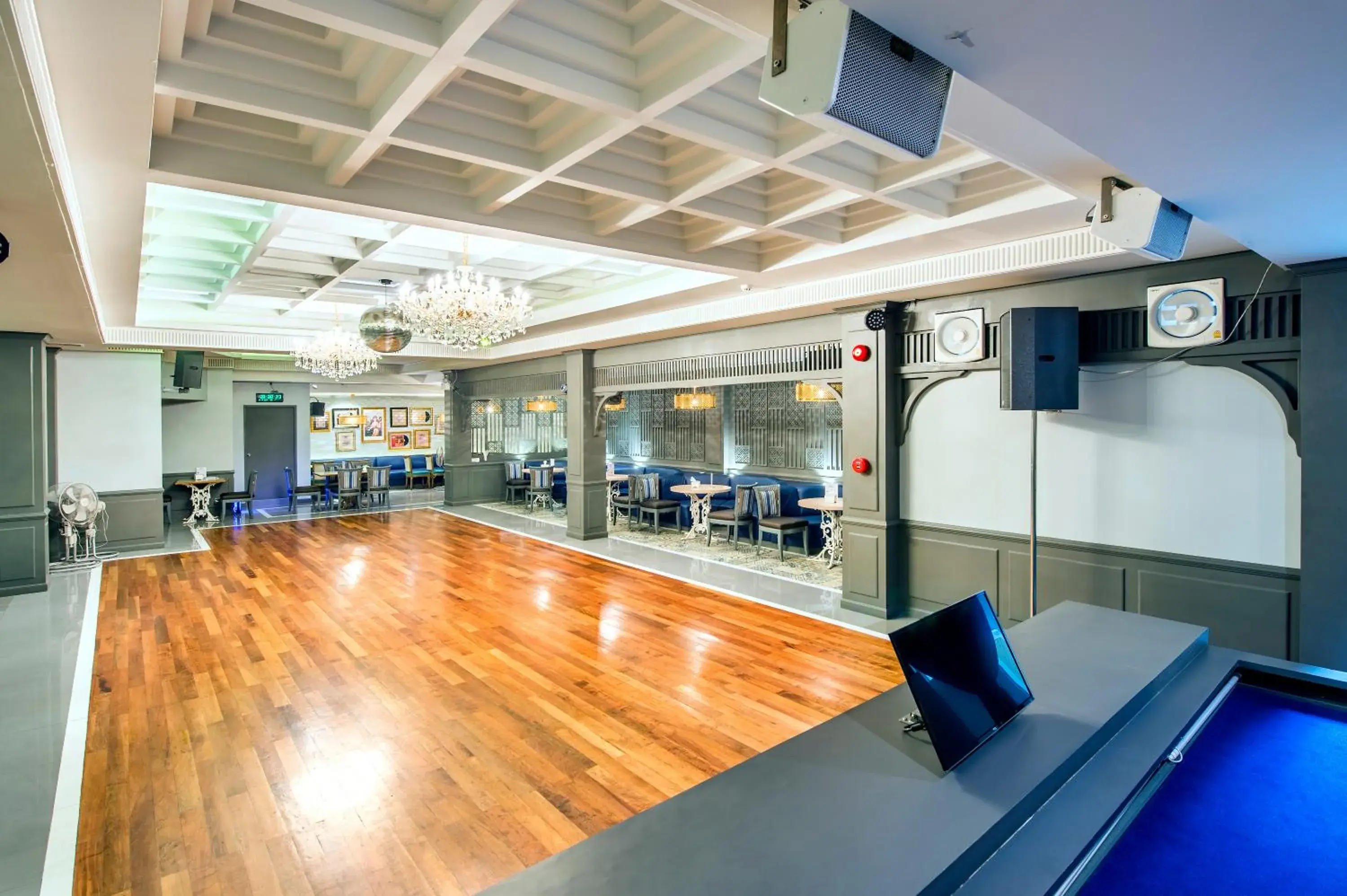 Lobby or reception in Royal Rattanakosin Hotel - Near Grand Palace & Khaosan Road Lobby or reception in Royal Rattanakosin Hotel - Near Grand Palace & Khaosan Road