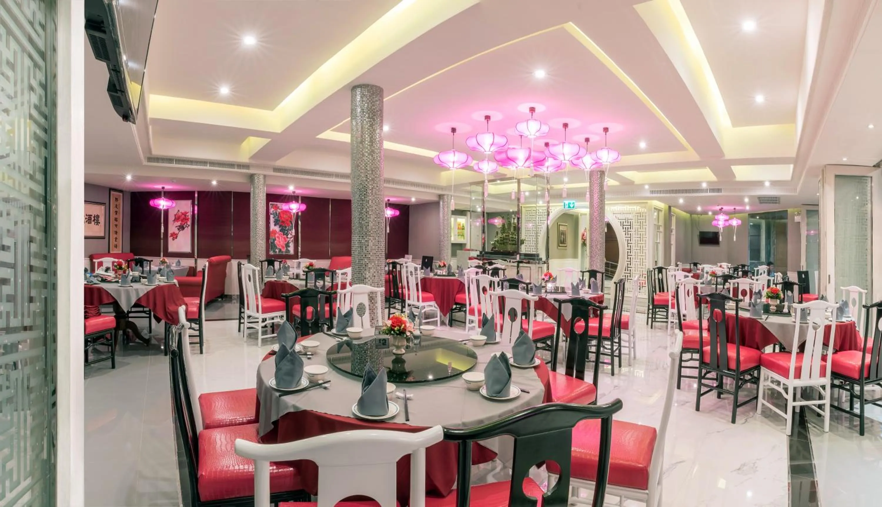 Restaurant/places to eat in Royal Rattanakosin Hotel - Near Grand Palace & Khaosan Road