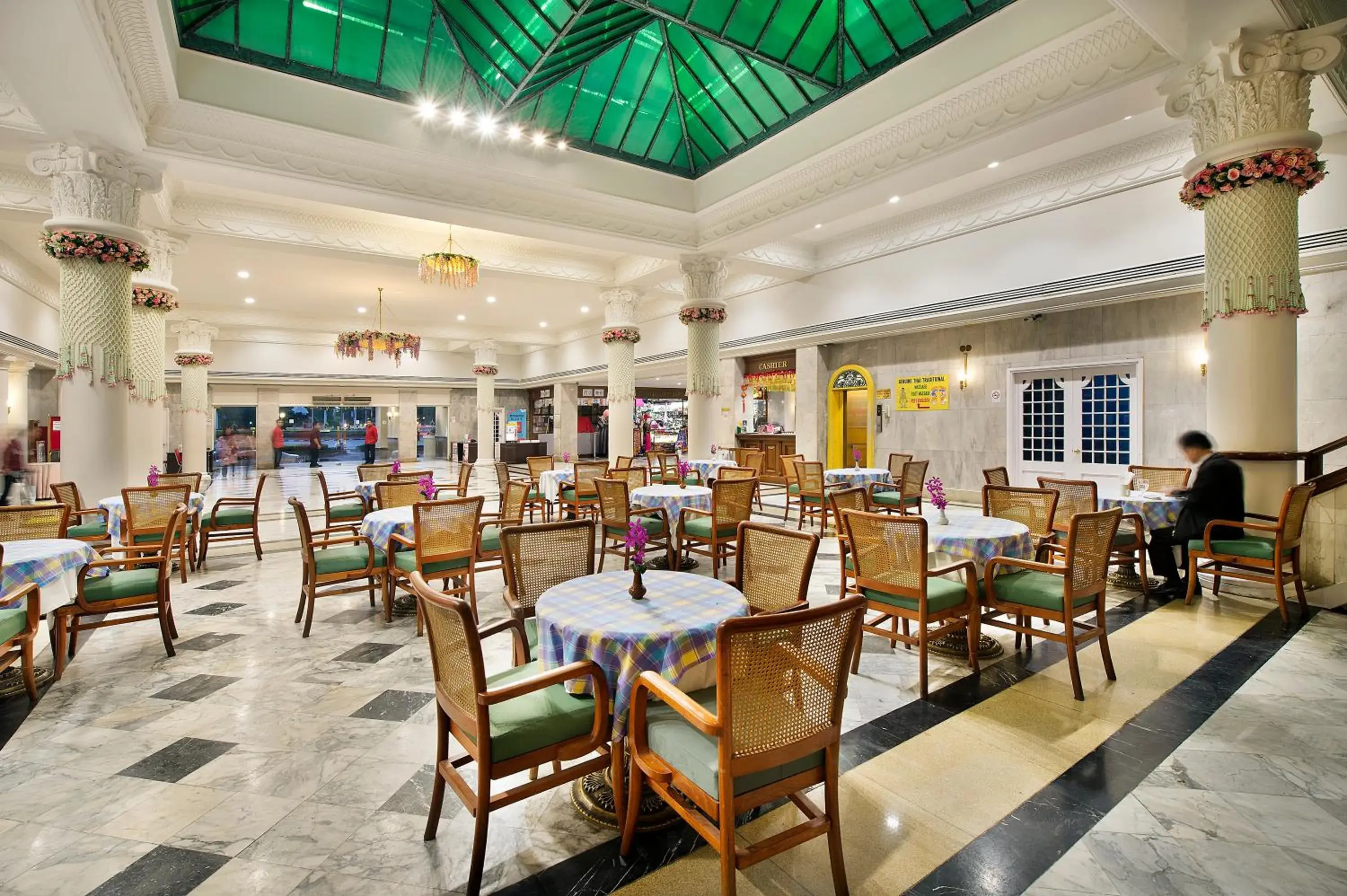 Restaurant/places to eat in Royal Rattanakosin Hotel - Near Grand Palace & Khaosan Road Restaurant/places to eat in Royal Rattanakosin Hotel - Near Grand Palace & Khaosan Road