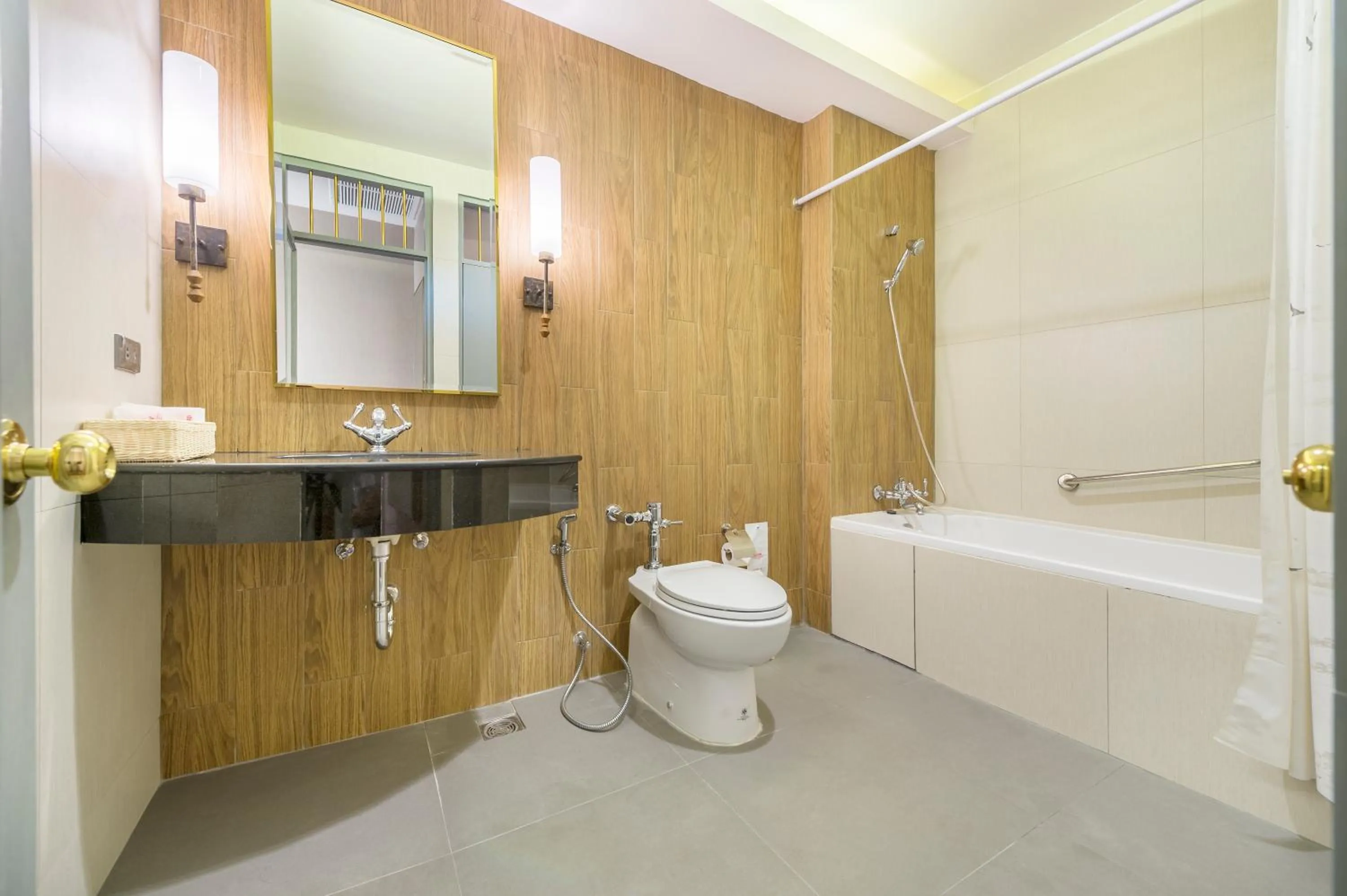 Toilet in Royal Rattanakosin Hotel - Near Grand Palace & Khaosan Road