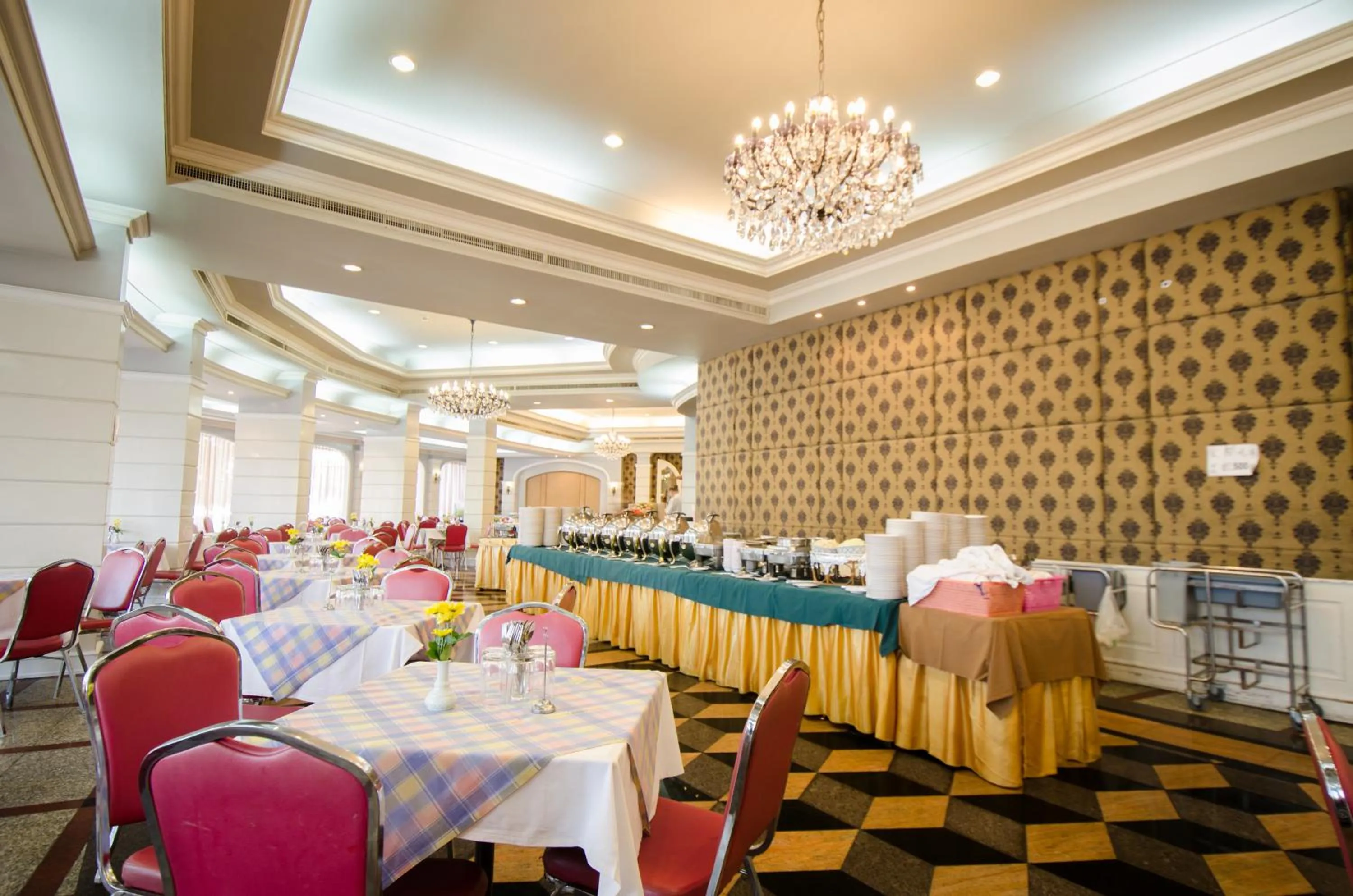 Restaurant/places to eat in Royal Rattanakosin Hotel - Near Grand Palace & Khaosan Road