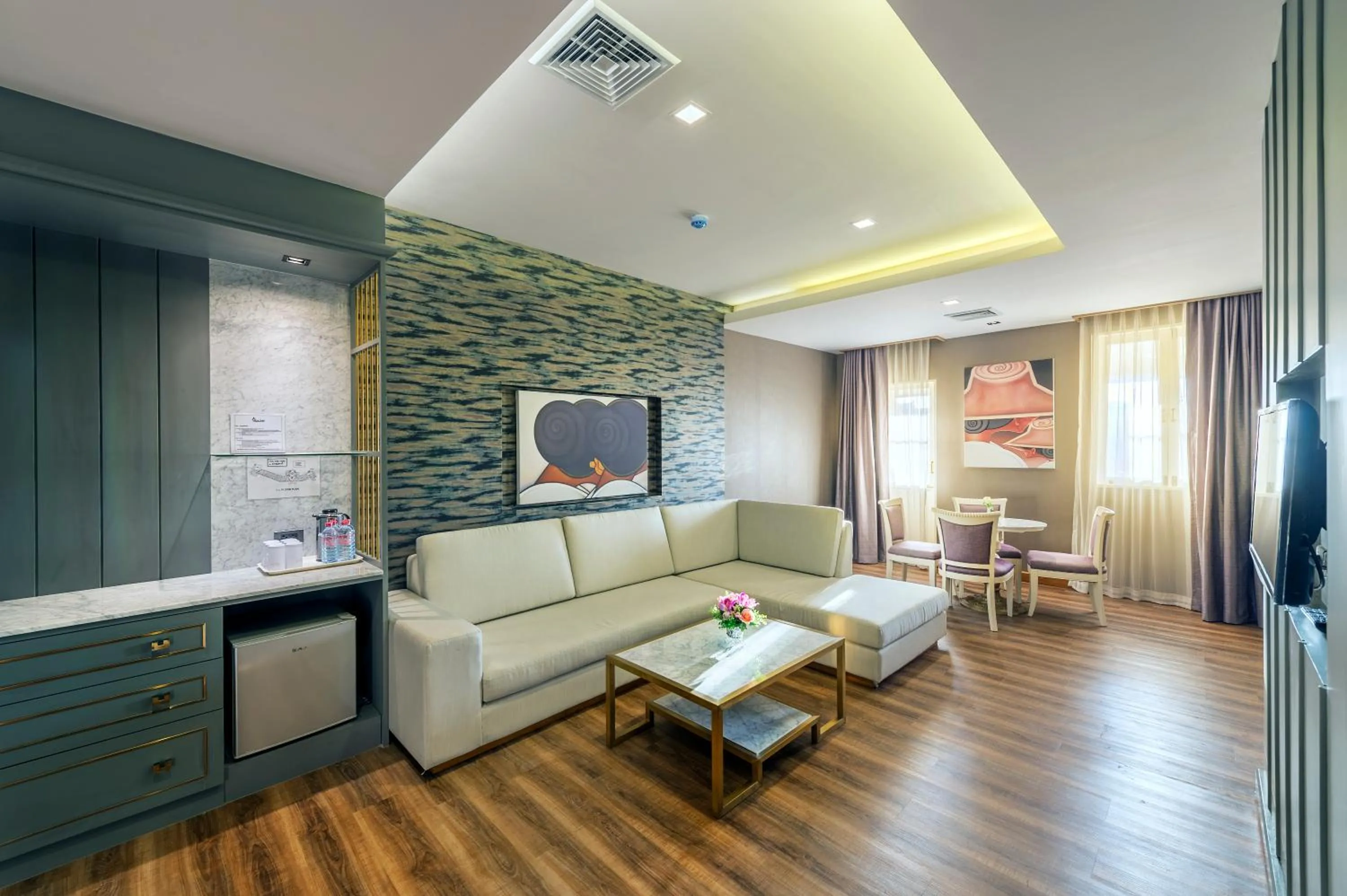 Living room in Royal Rattanakosin Hotel - Near Grand Palace & Khaosan Road