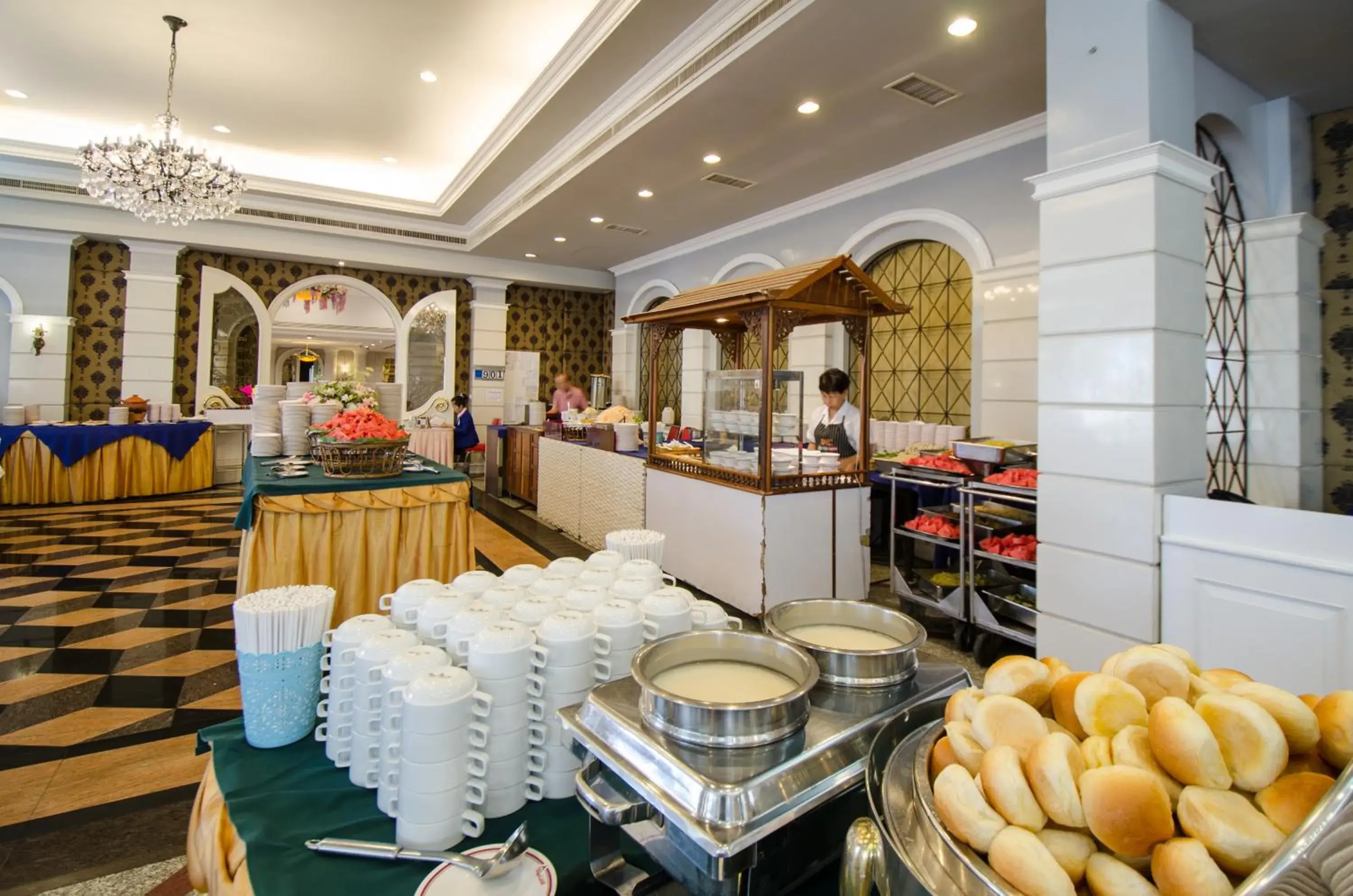 Restaurant/places to eat in Royal Rattanakosin Hotel - Near Grand Palace & Khaosan Road Restaurant/places to eat in Royal Rattanakosin Hotel - Near Grand Palace & Khaosan Road