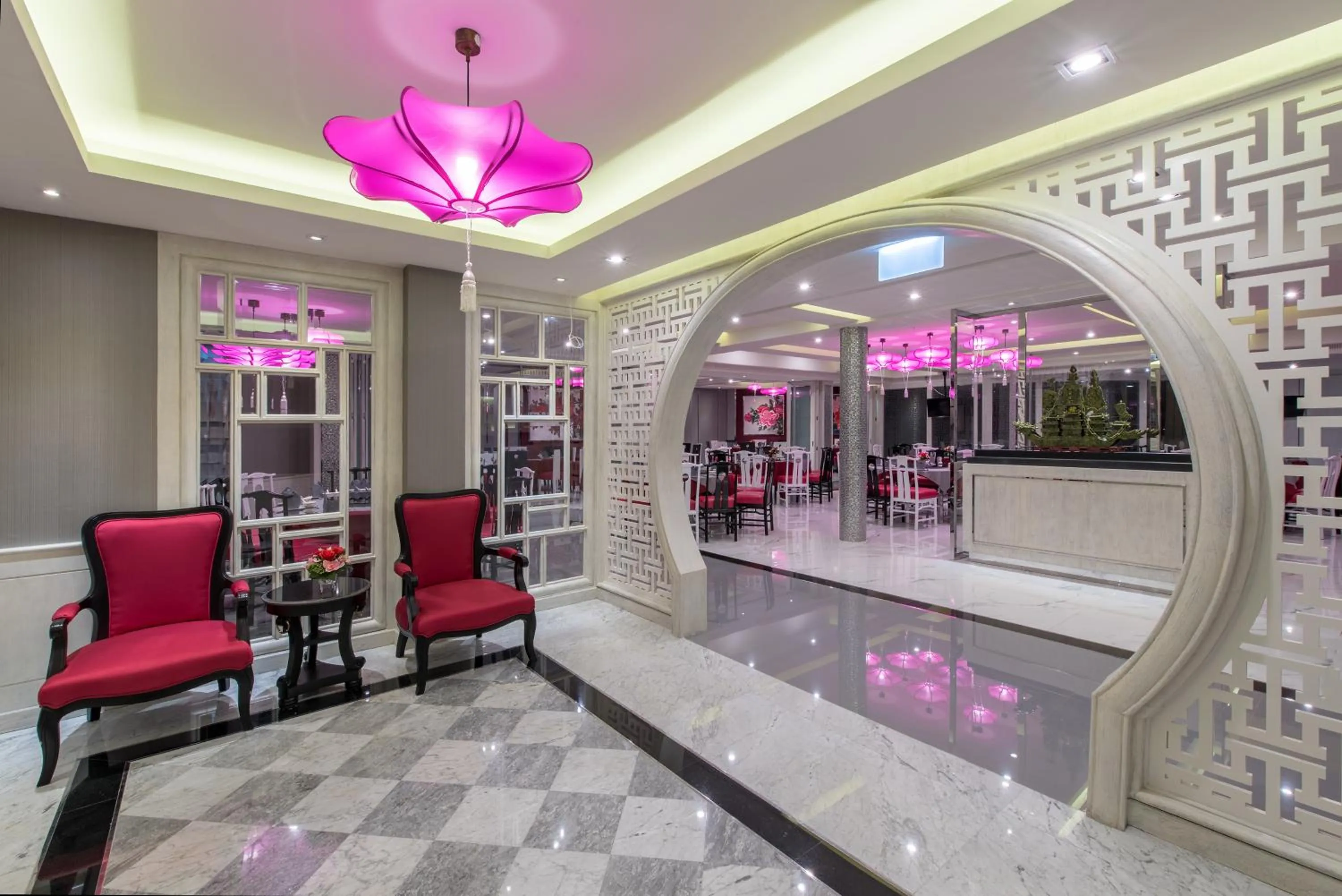 Restaurant/places to eat in Royal Rattanakosin Hotel - Near Grand Palace & Khaosan Road