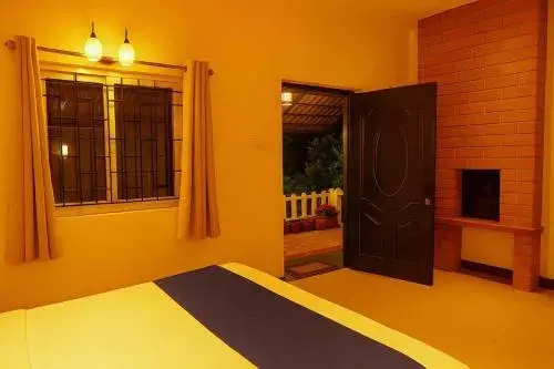Superior Double Room in Amber by The Tamarillo Superior Double Room in Amber by The Tamarillo