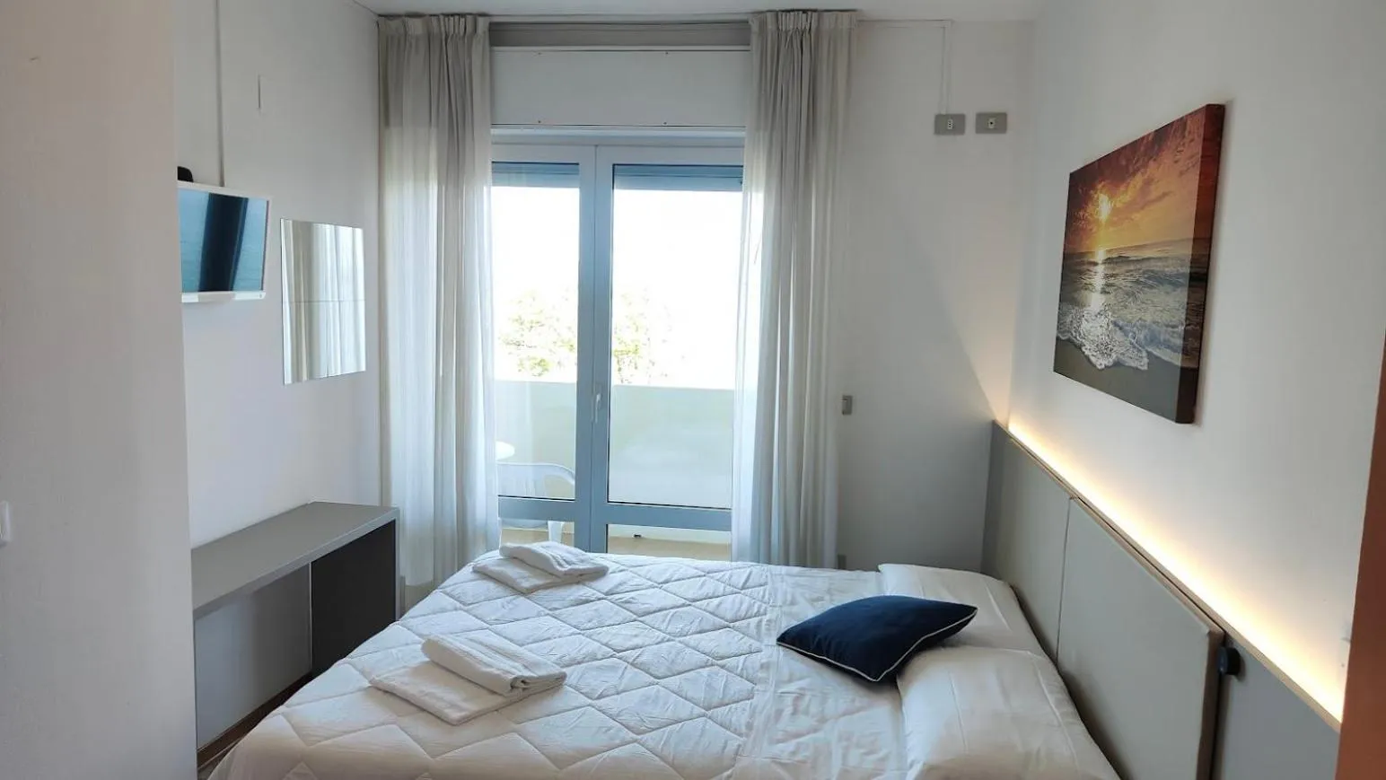 Bedroom, Bed in Hotel Capri