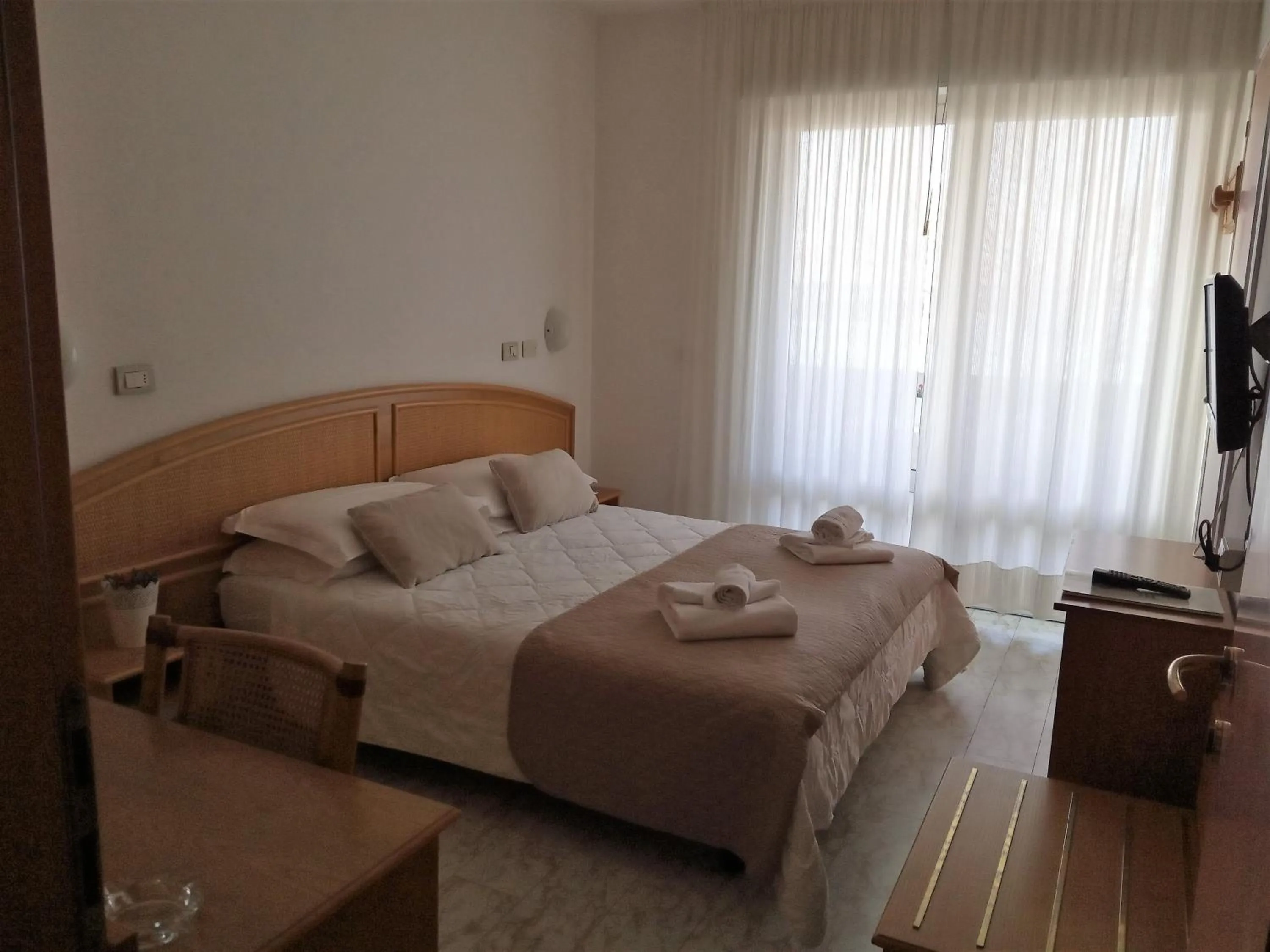 Photo of the whole room, Bed in Hotel Capri