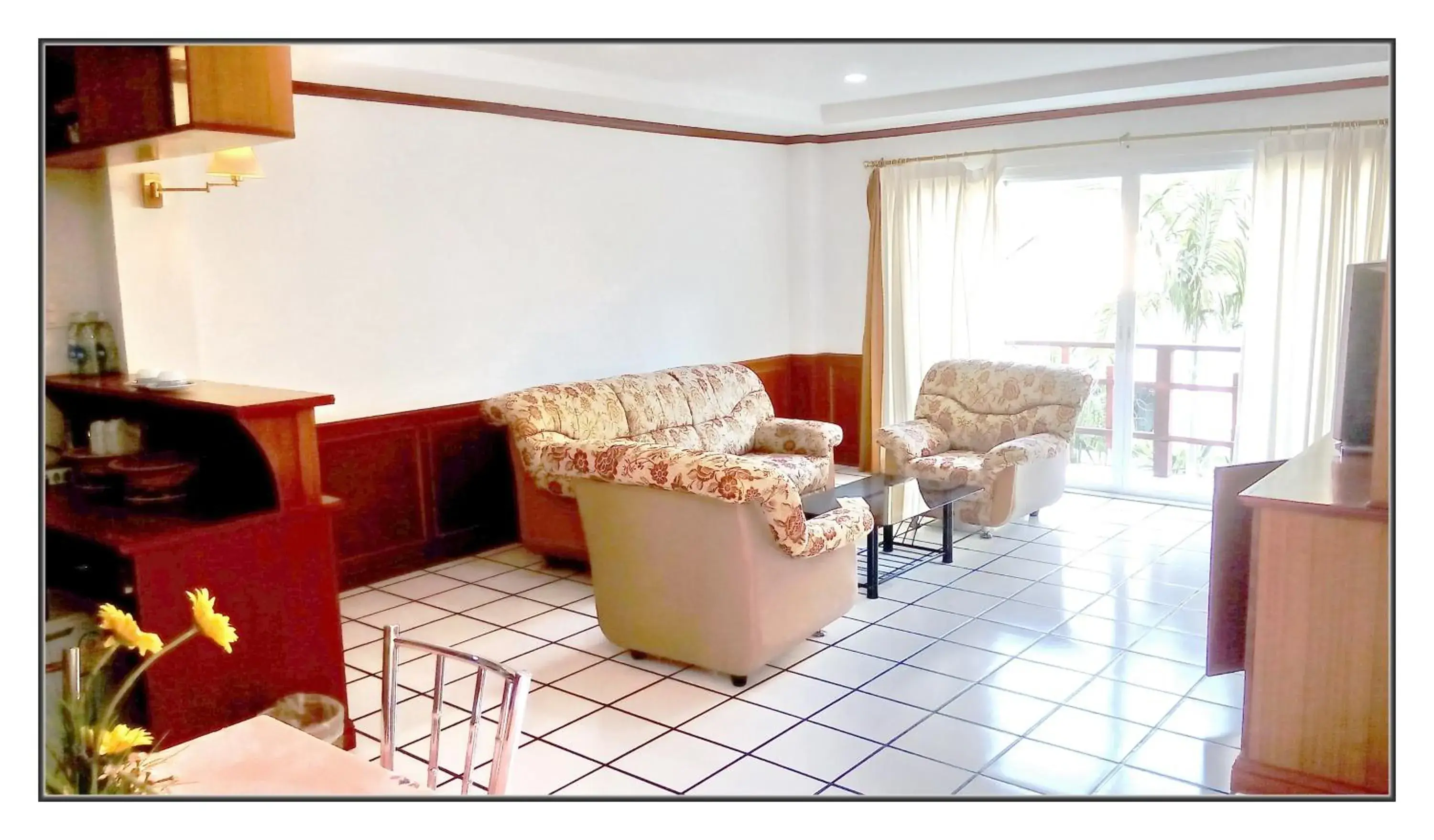 Living room in Thong Paeka Hotel Living room in Thong Paeka Hotel