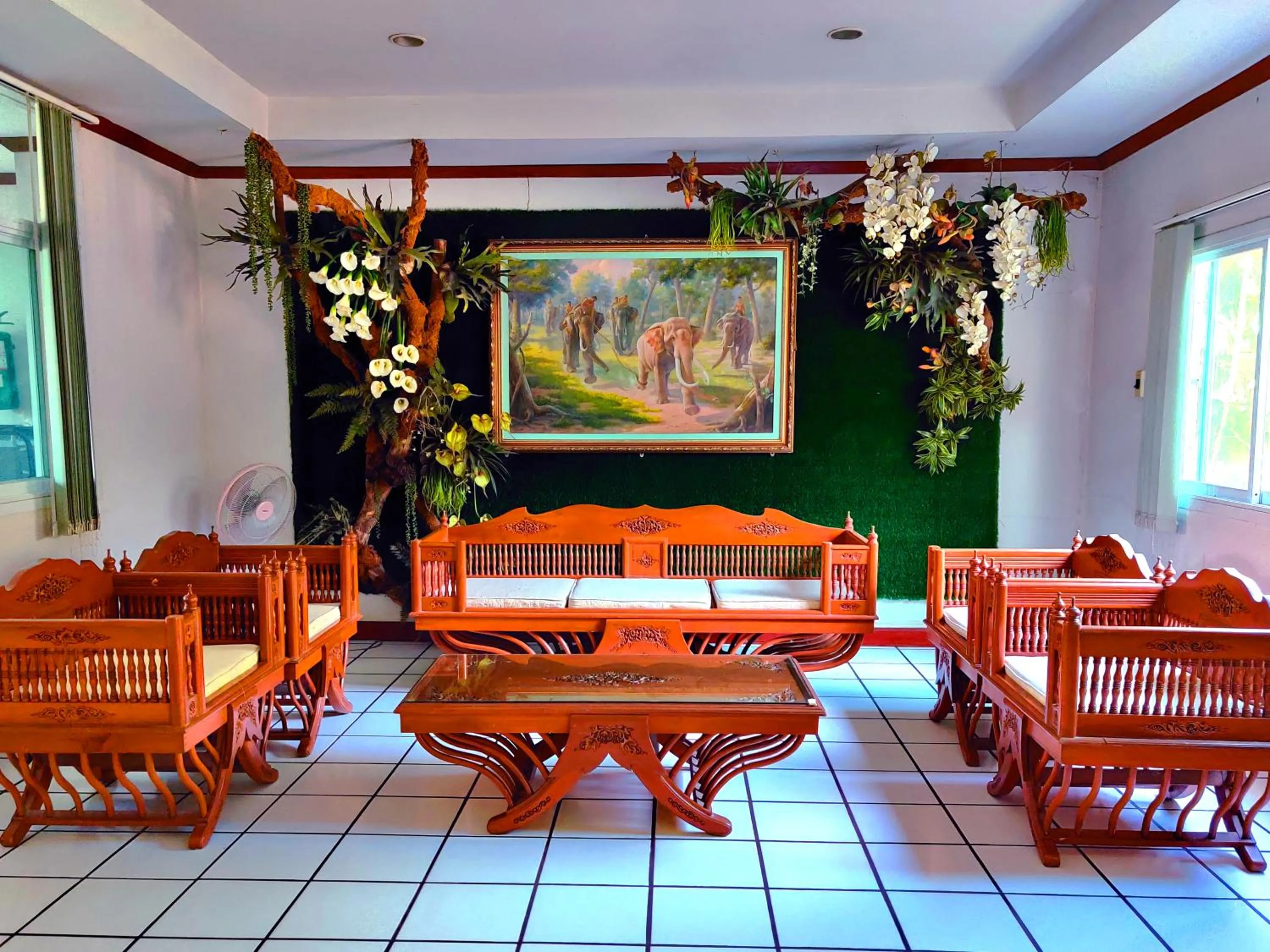 Property building in Thong Paeka Hotel