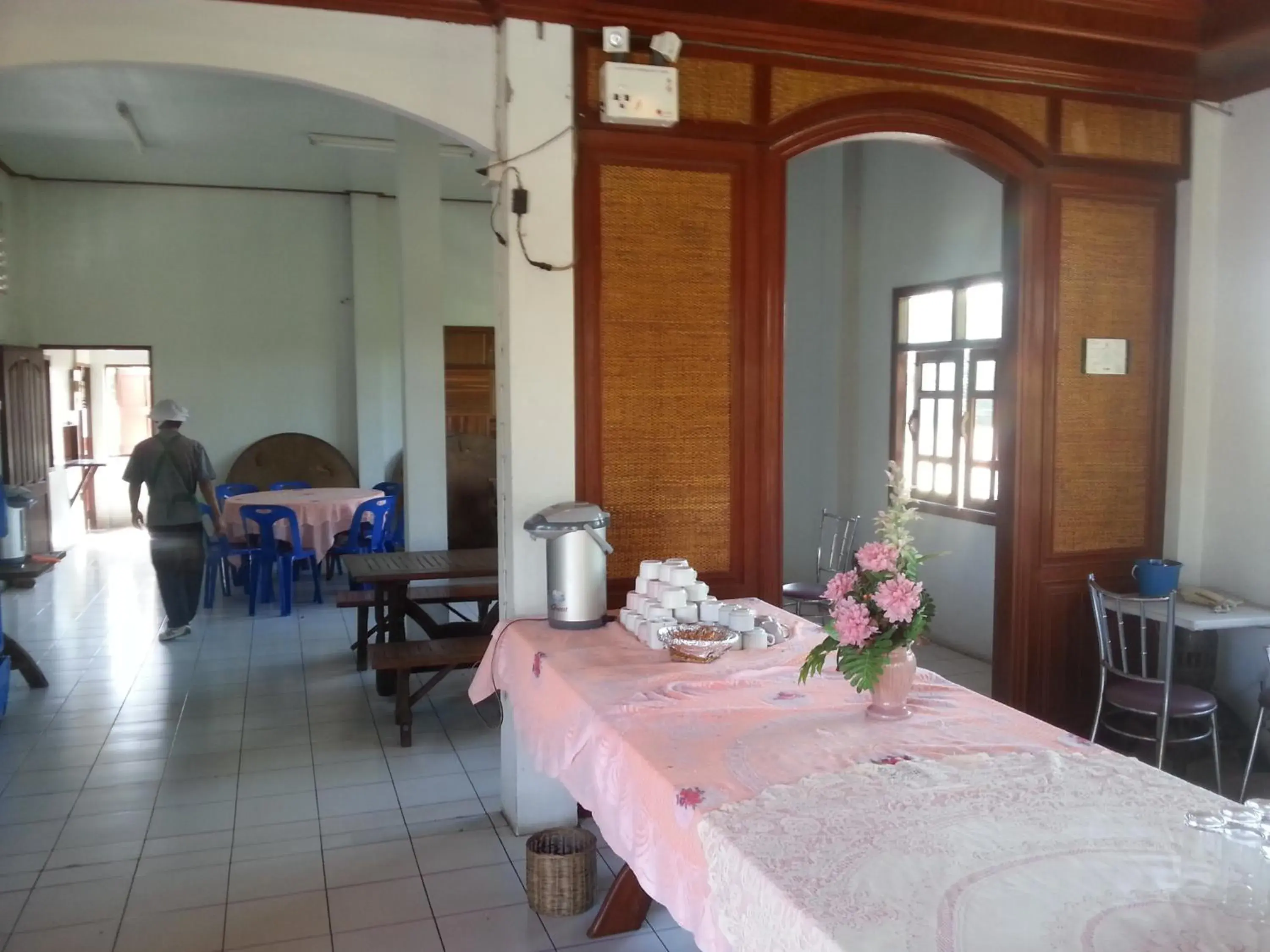 Restaurant/places to eat in Thong Paeka Hotel Restaurant/places to eat in Thong Paeka Hotel