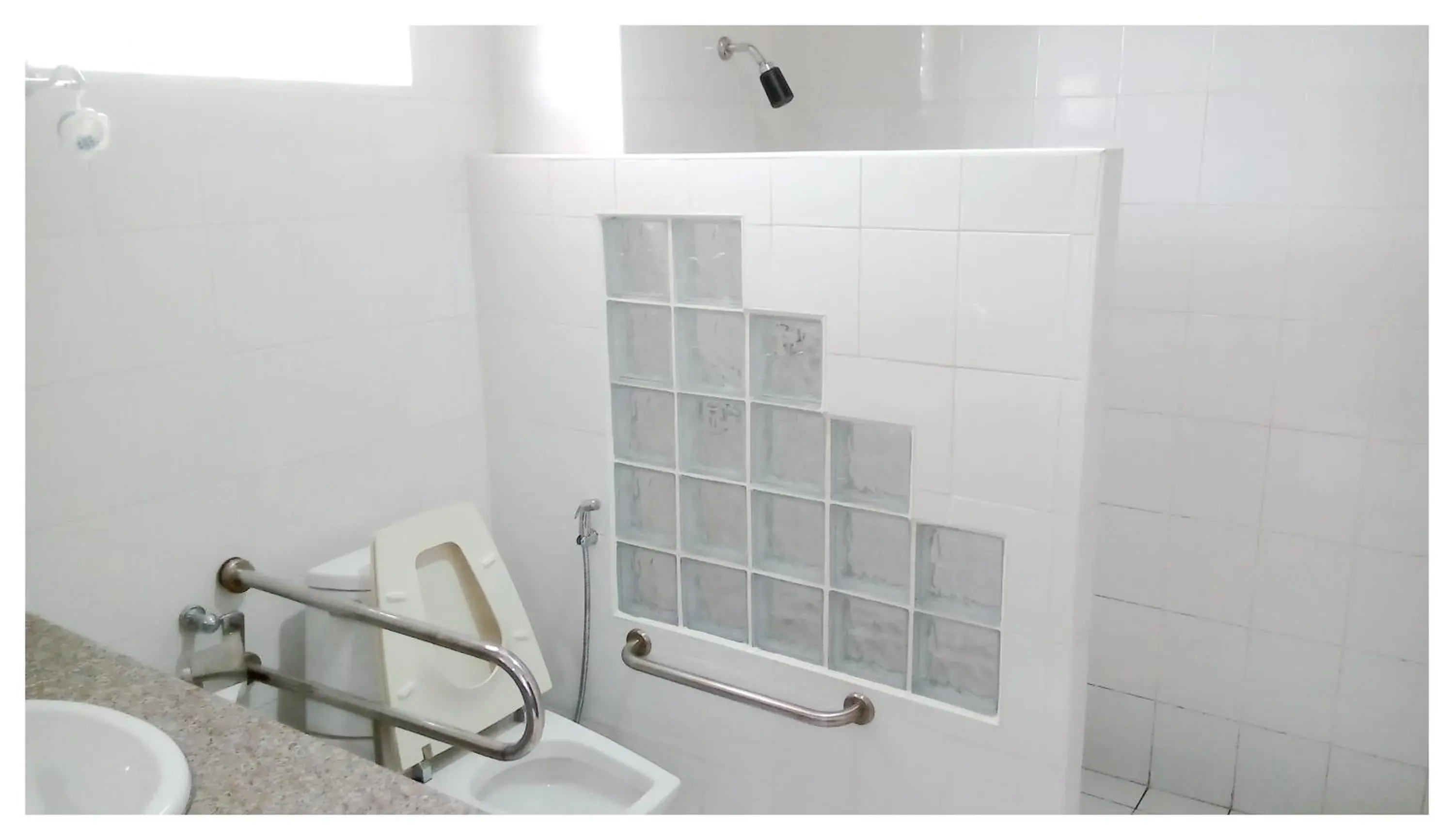 Standard Twin Room in Thong Paeka Hotel Standard Twin Room in Thong Paeka Hotel