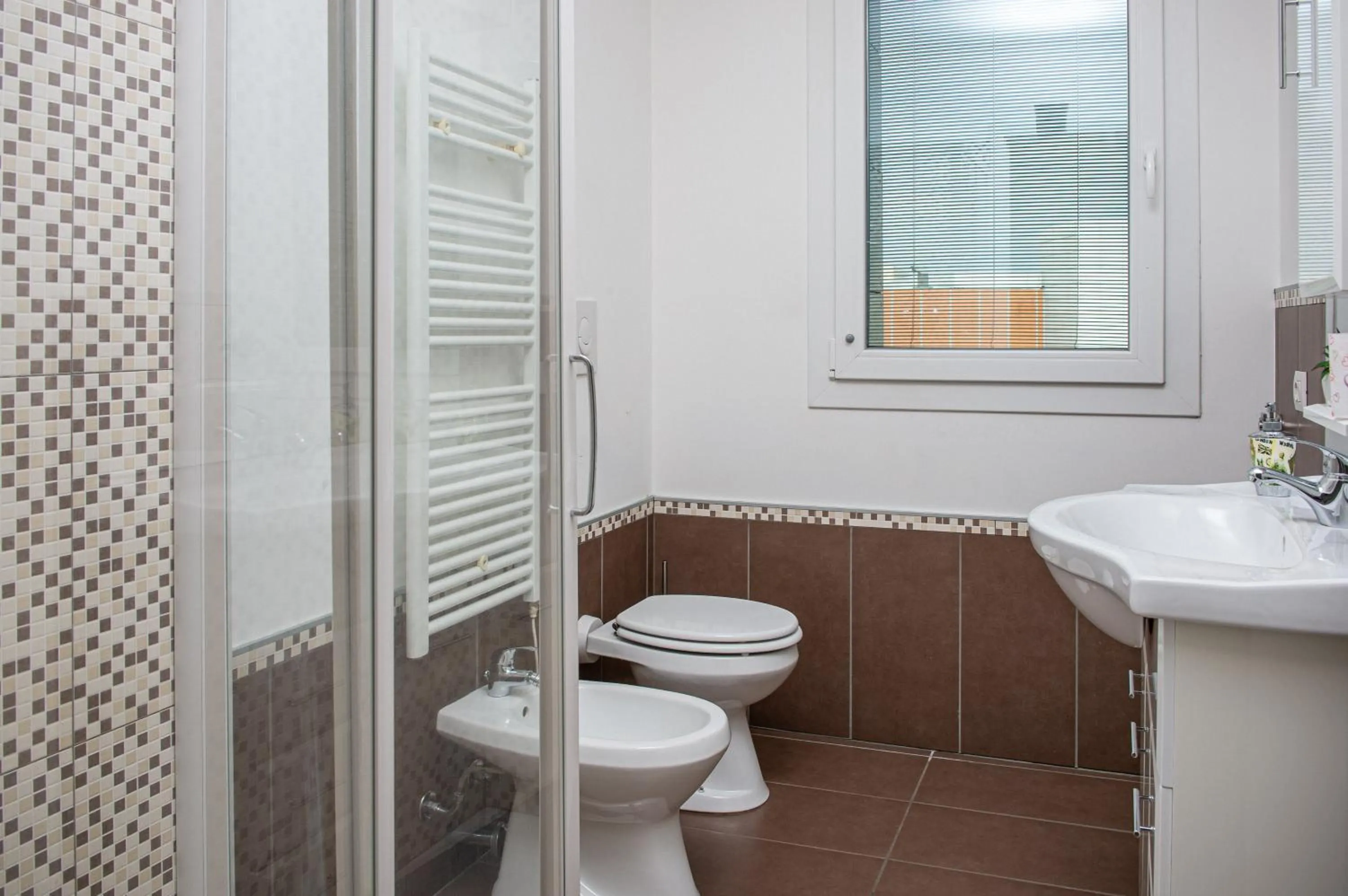 Shower in The Residence Galliate