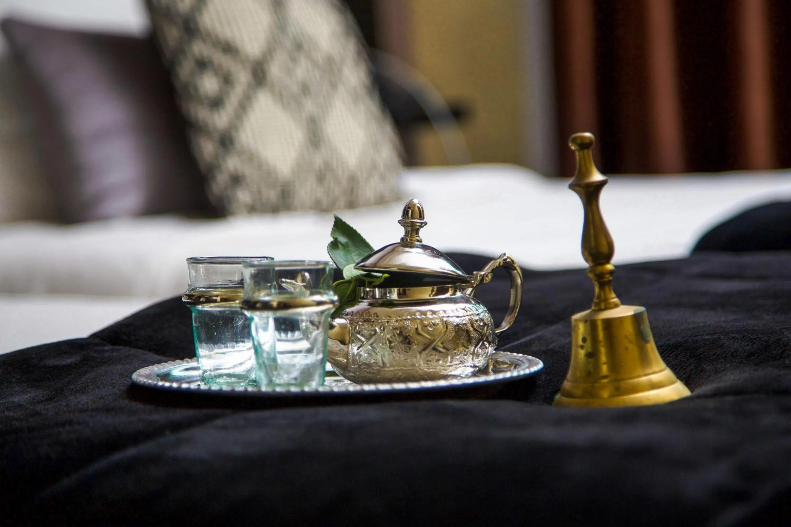 Drinks, Bed in Hotel Vents Des Iles