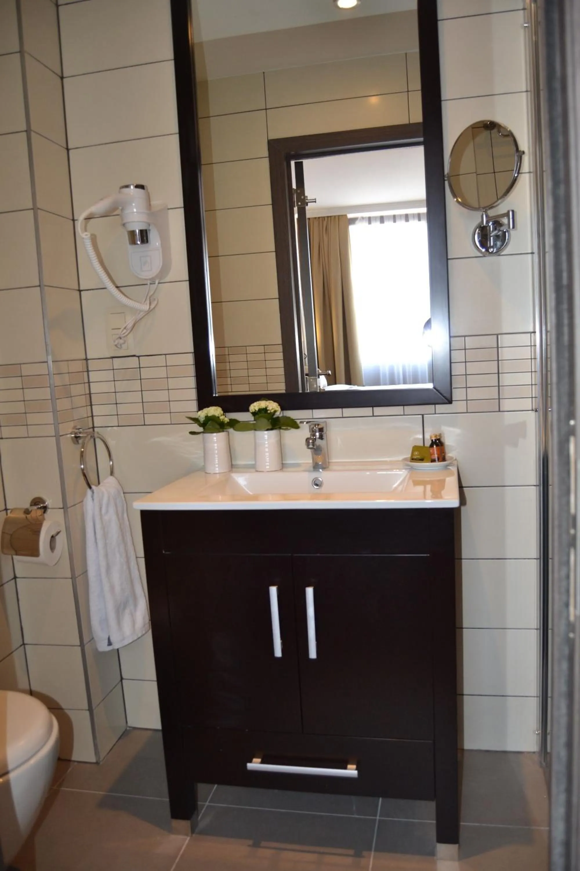 Bathroom in The Helmet Hotel