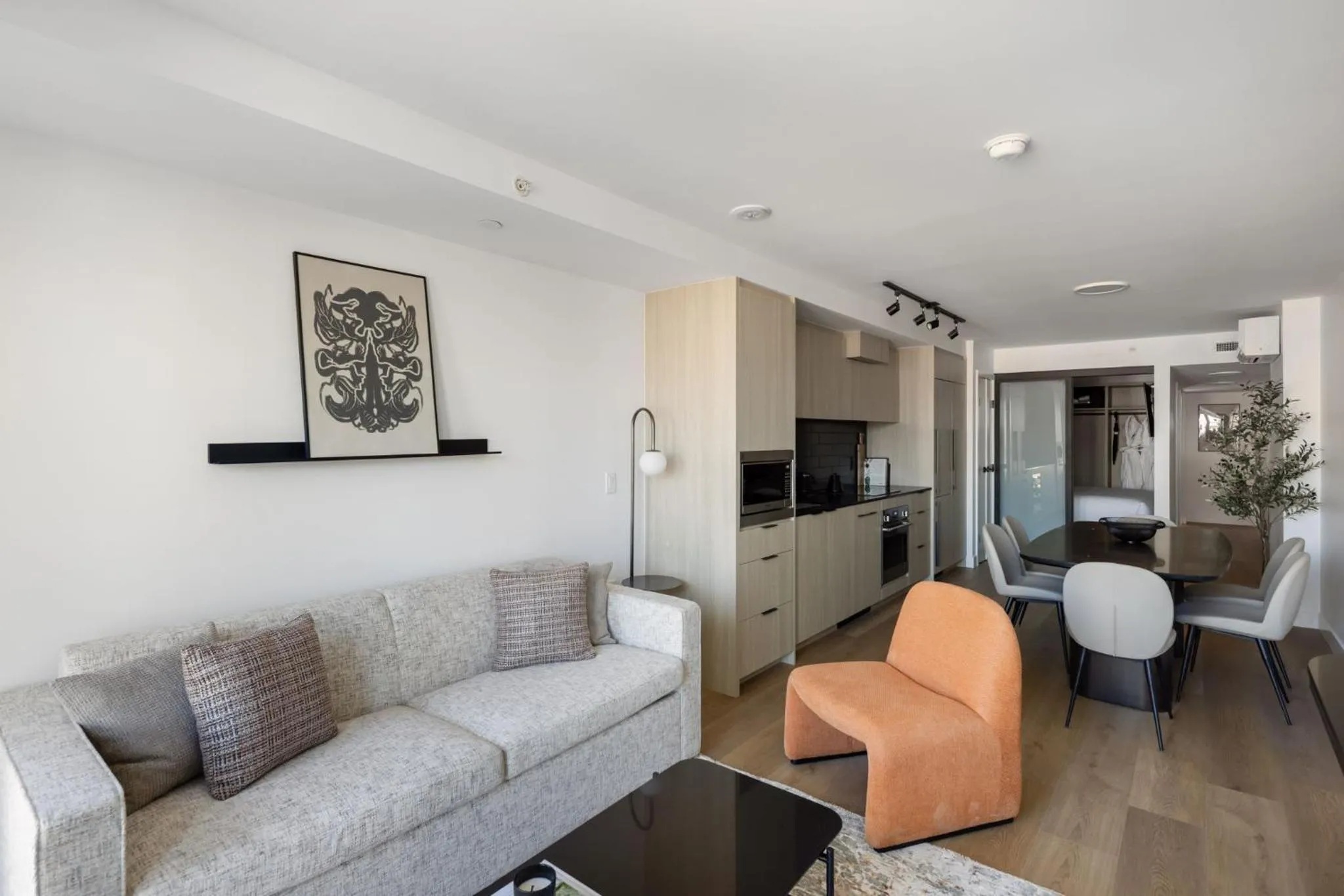 Three-Bedroom Apartment in Keefer House