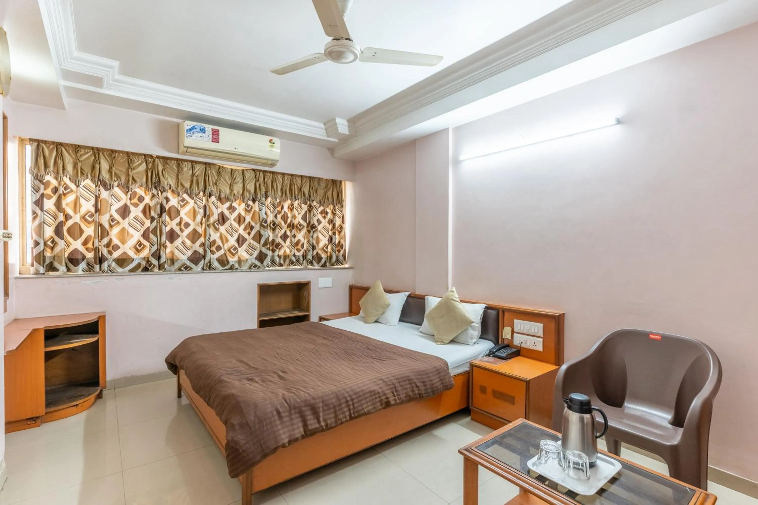 Bed in Hotel Sanmati