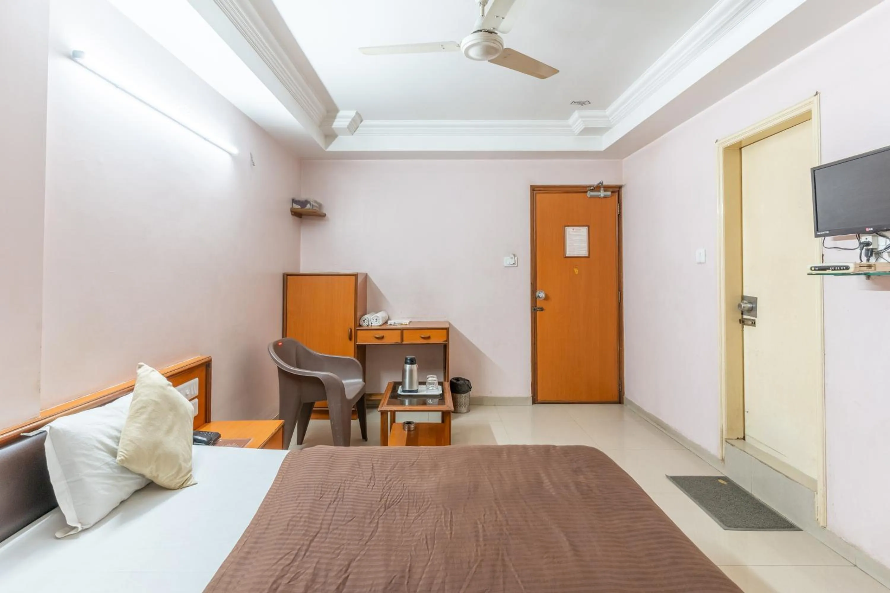 Bed in Hotel Sanmati