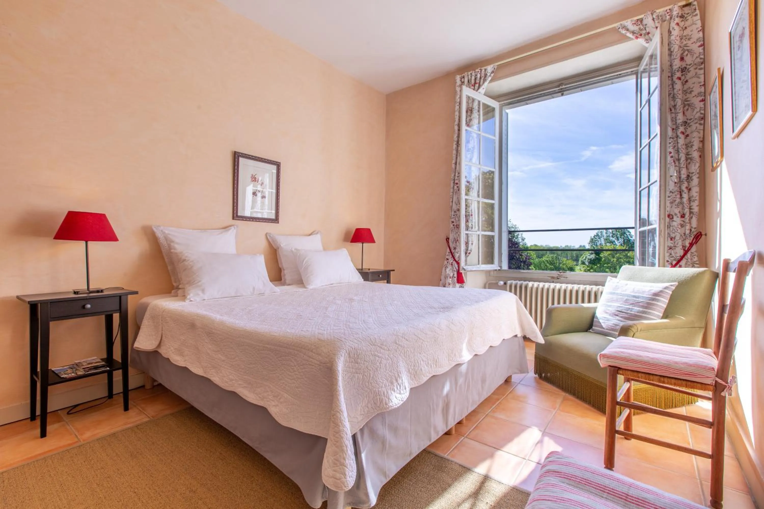 Photo of the whole room, Bed in Château Laborde Saint Martin