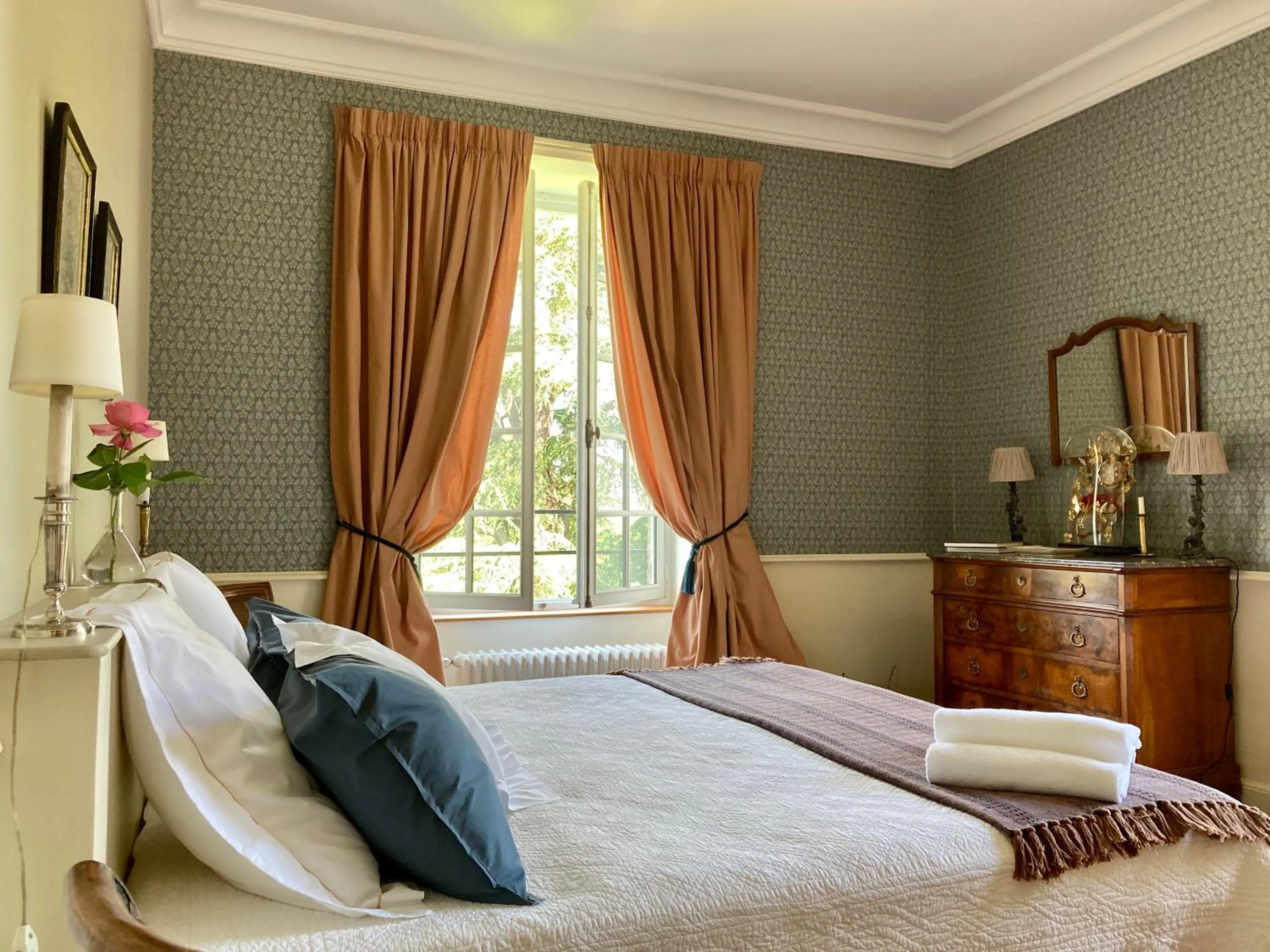 Photo of the whole room, Bed in Château Laborde Saint Martin