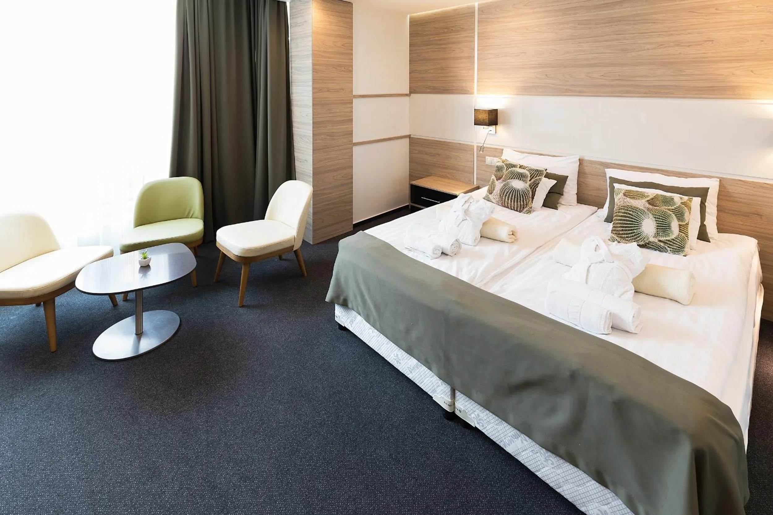 Bedroom, Bed in Hotel Zena Beauty & Shopping Center